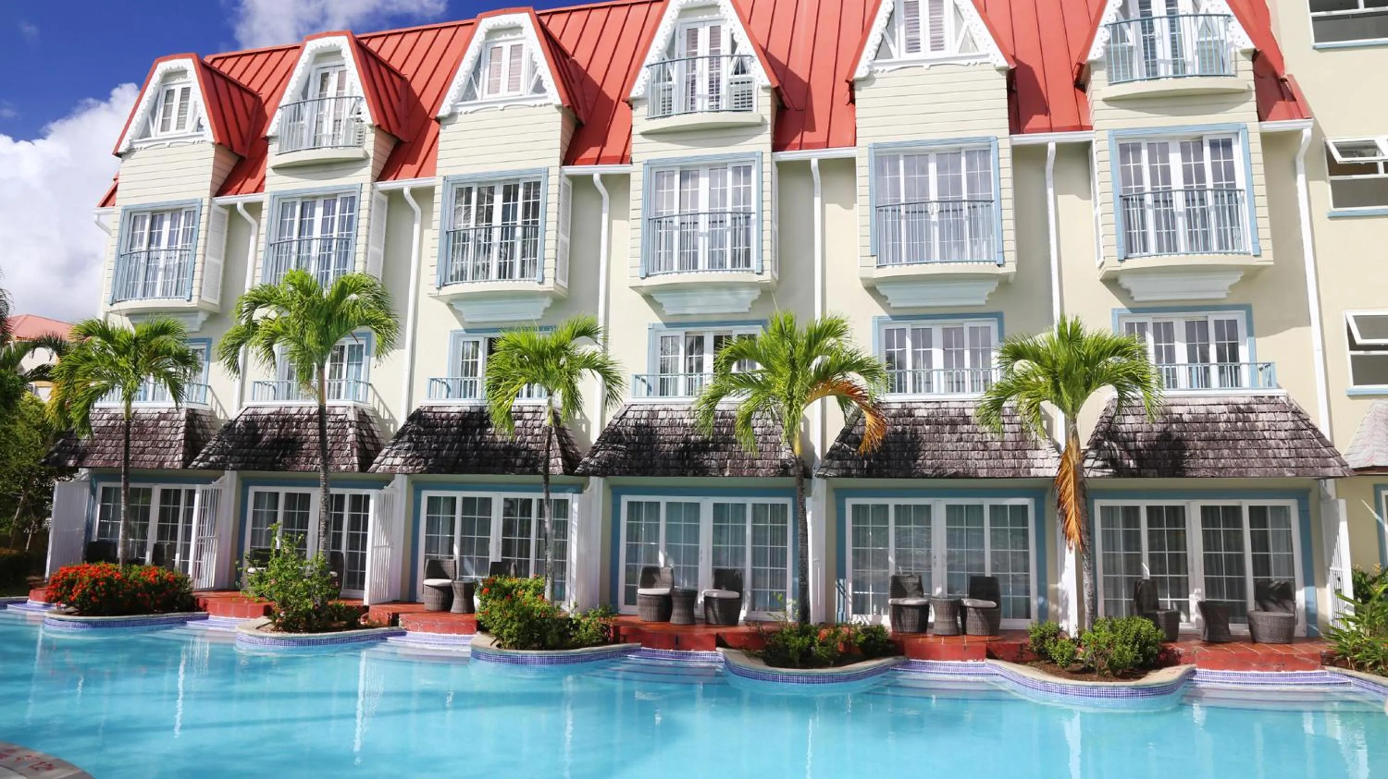 Swimming pool in Coco Palm