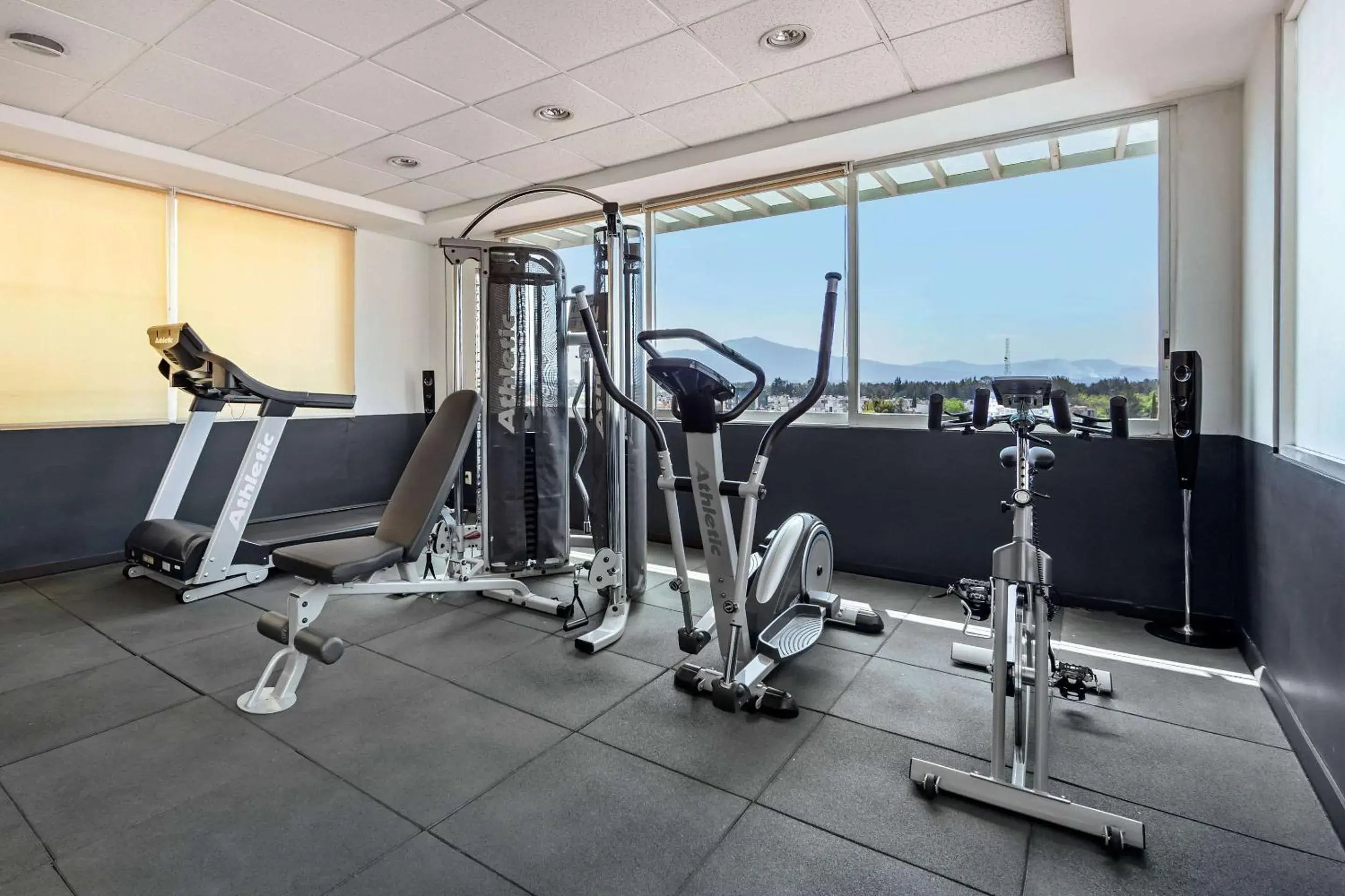 Fitness centre/facilities in Comfort Inn Morelia Fitness centre/facilities in Comfort Inn Morelia