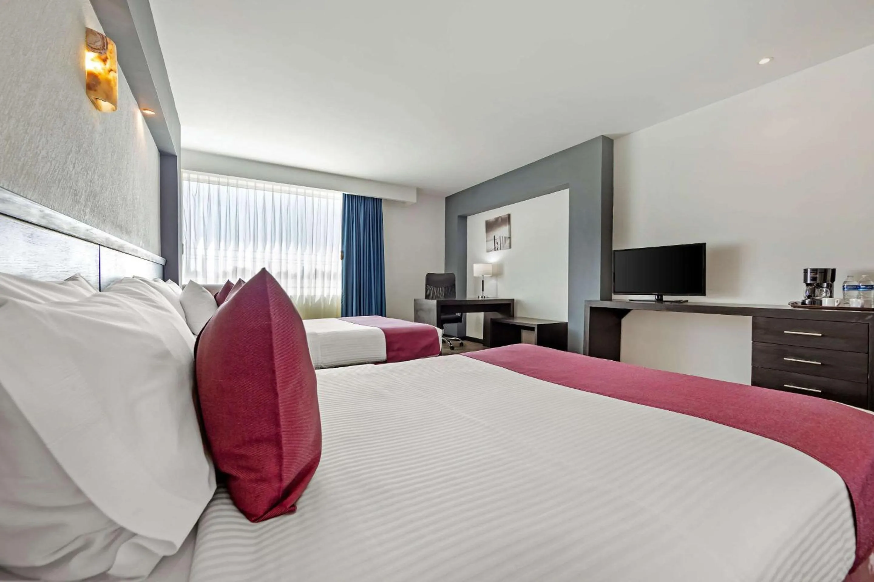 Photo of the whole room in Comfort Inn Morelia