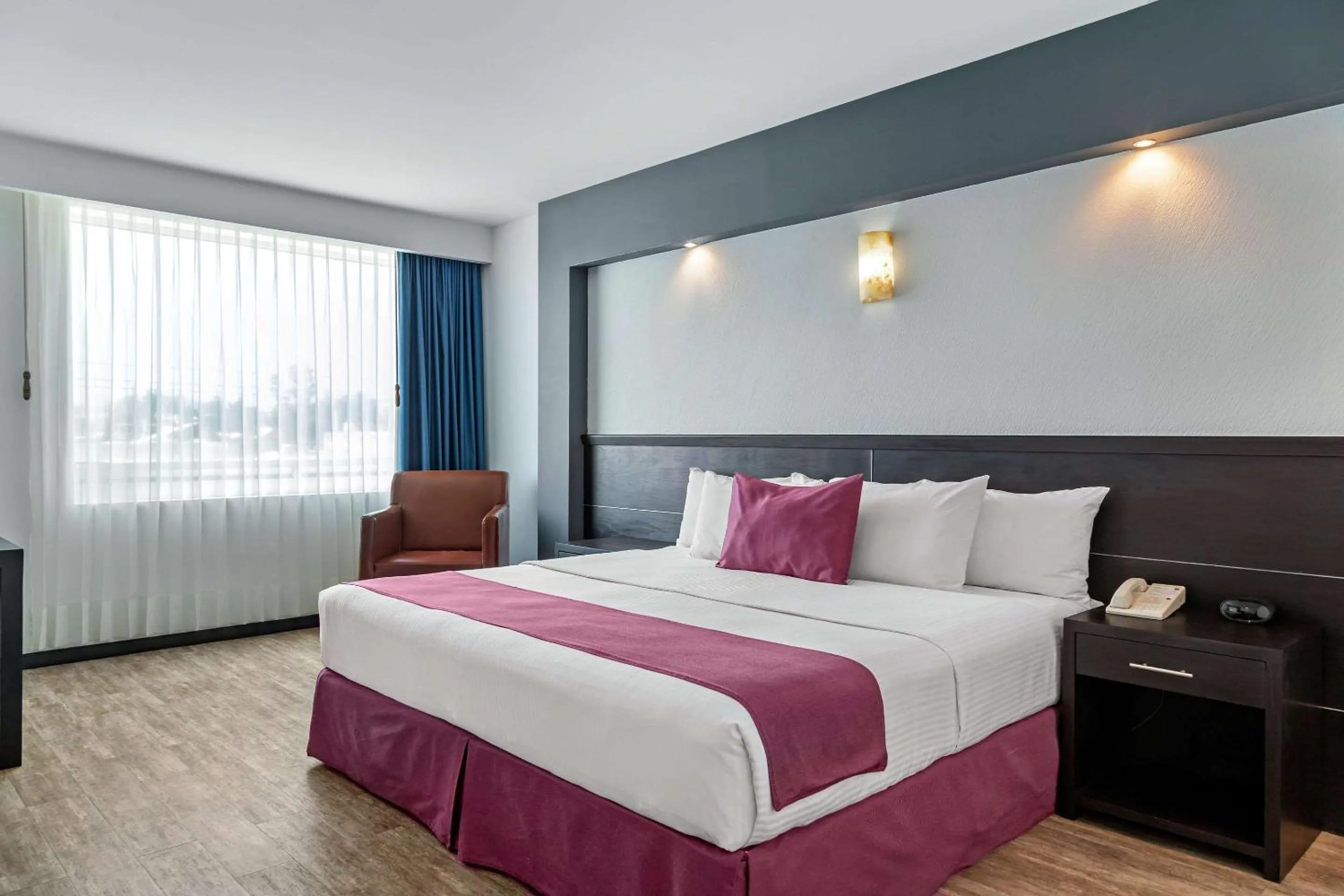 Photo of the whole room in Comfort Inn Morelia