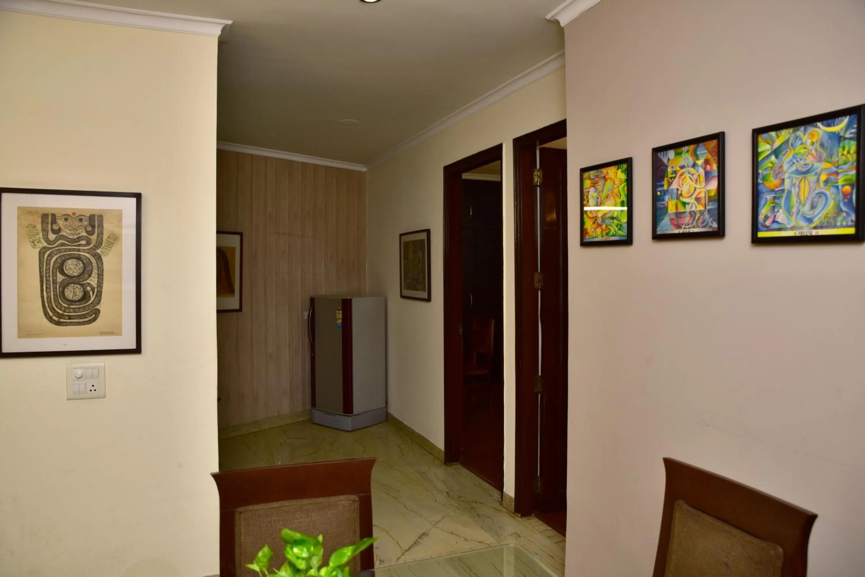 Communal lounge/ TV room in 2BHK Comfortable Furnished Serviced Apartments in Hauz Khas - Woodpecker Apartments