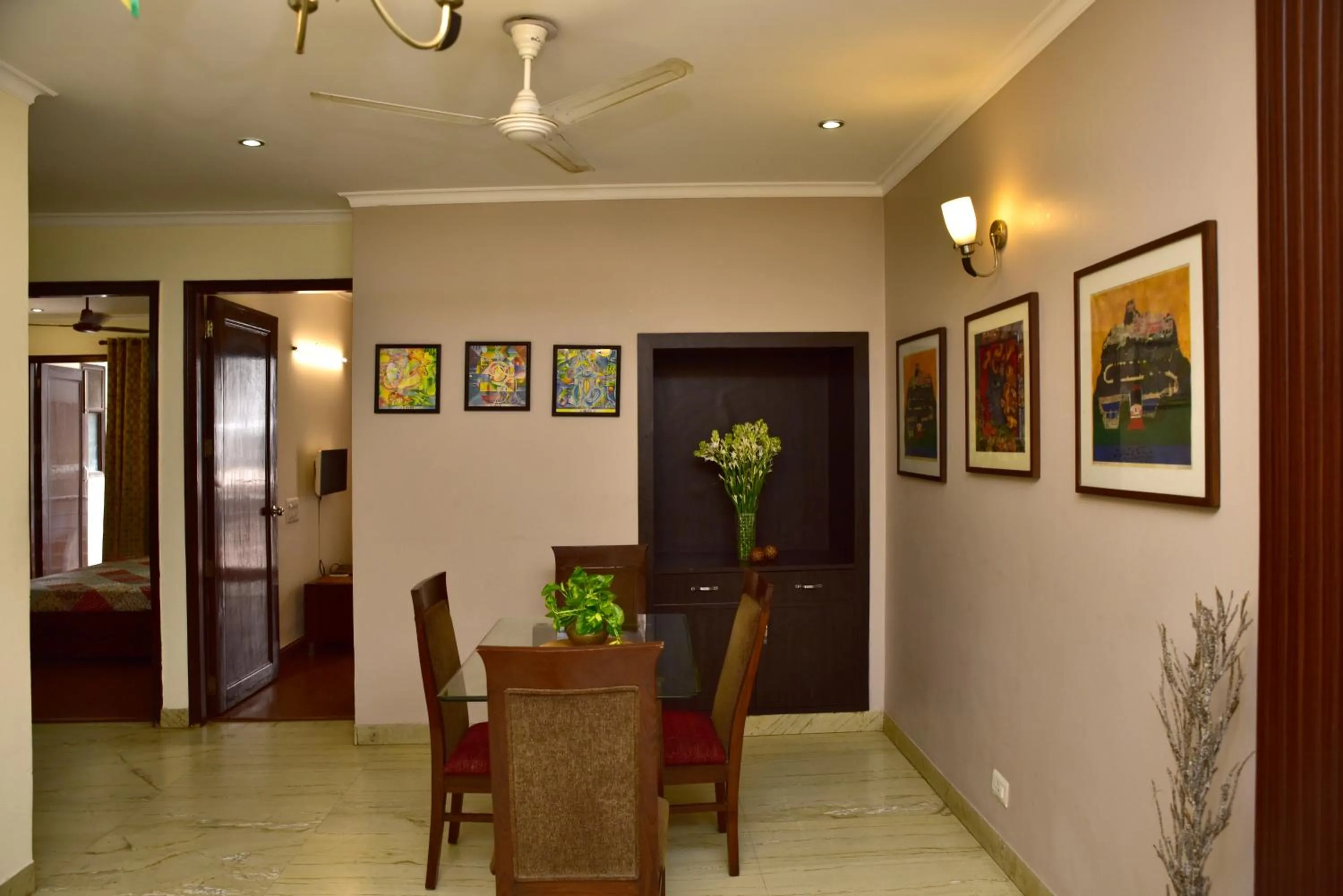 Lobby or reception in 2BHK Comfortable Furnished Serviced Apartments in Hauz Khas - Woodpecker Apartments