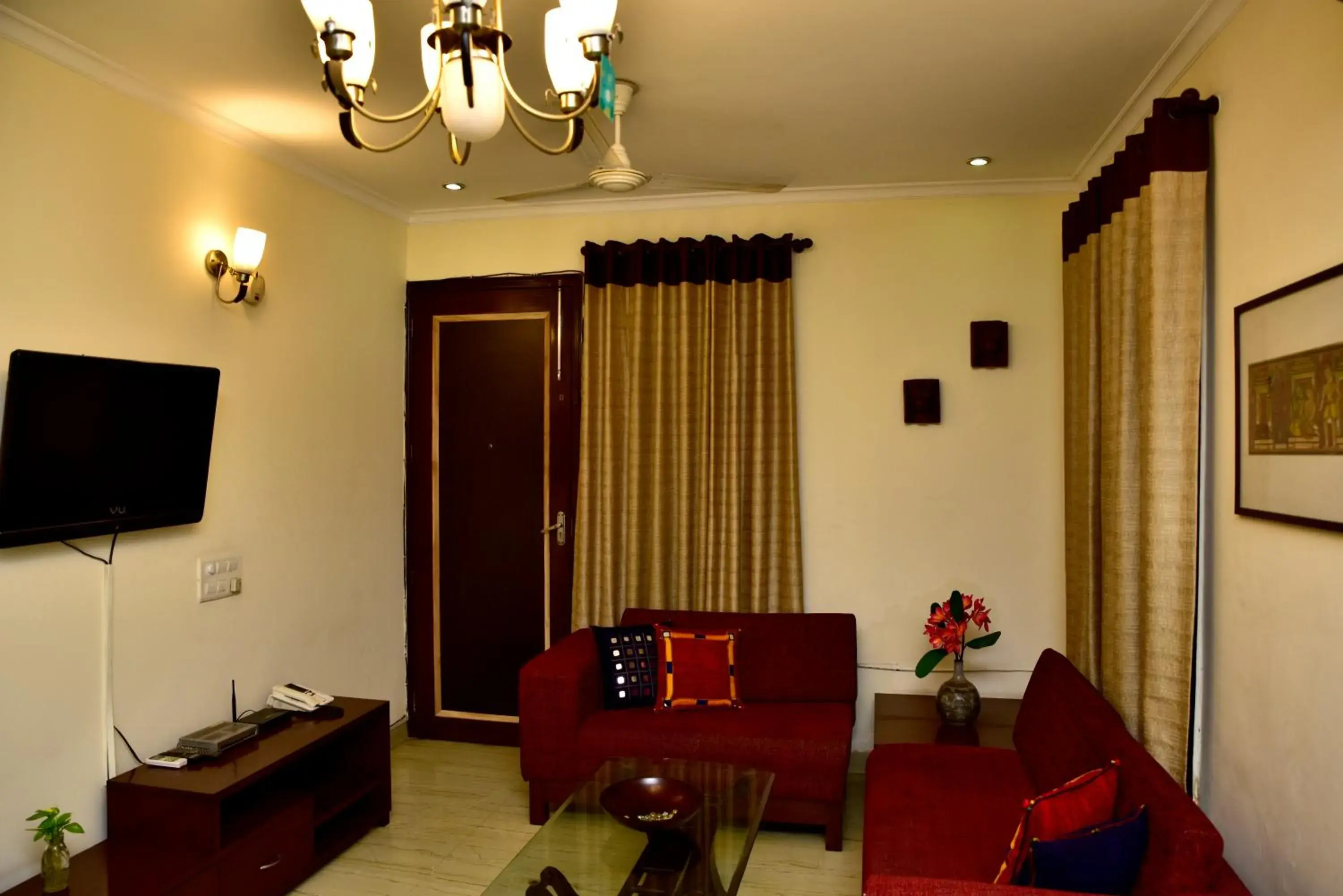 2BHK Comfortable Furnished Serviced Apartments in Hauz Khas - Woodpecker Apartments 2BHK Comfortable Furnished Serviced Apartments in Hauz Khas - Woodpecker Apartments