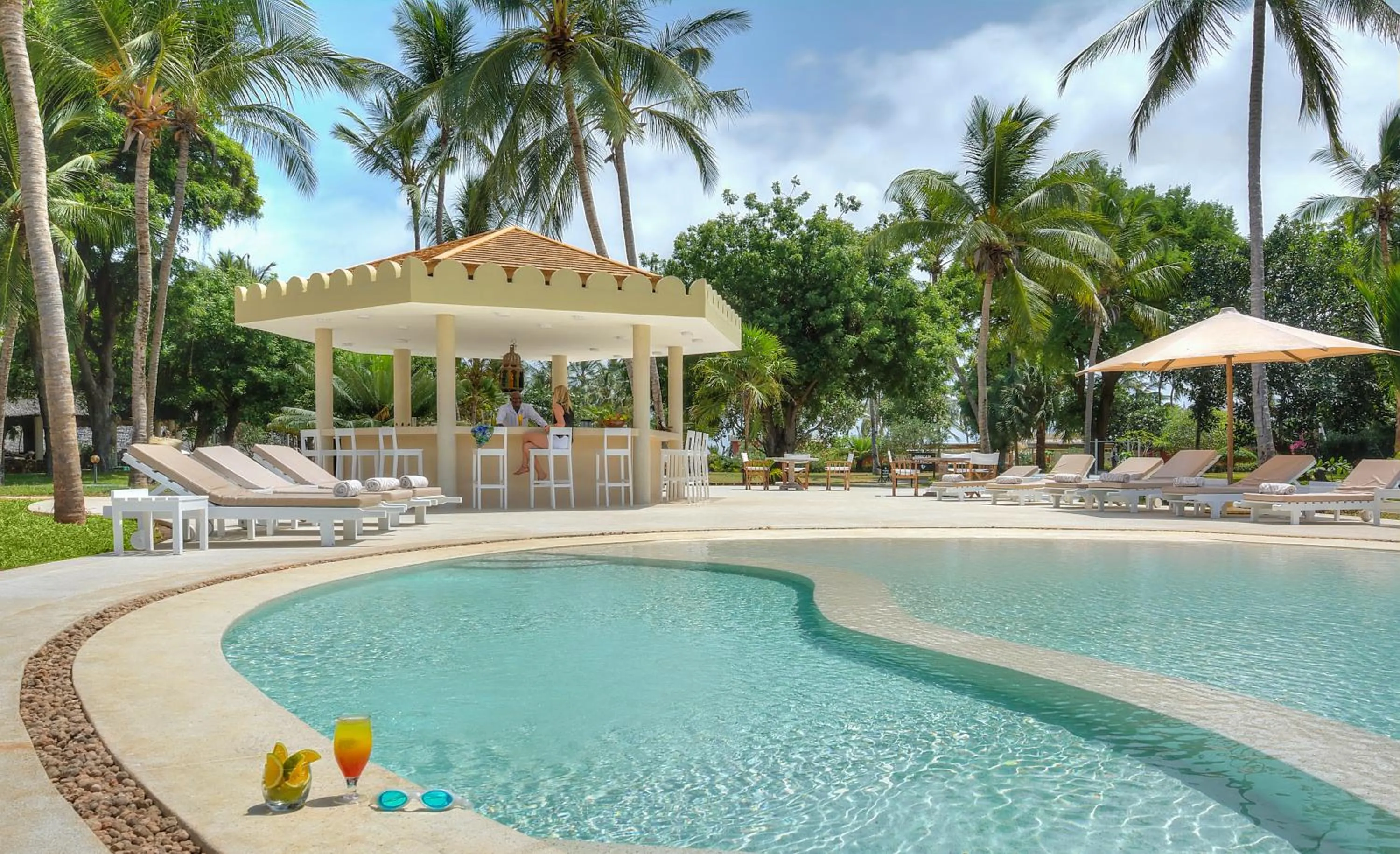 Swimming pool in Sandies Malindi Dream Garden