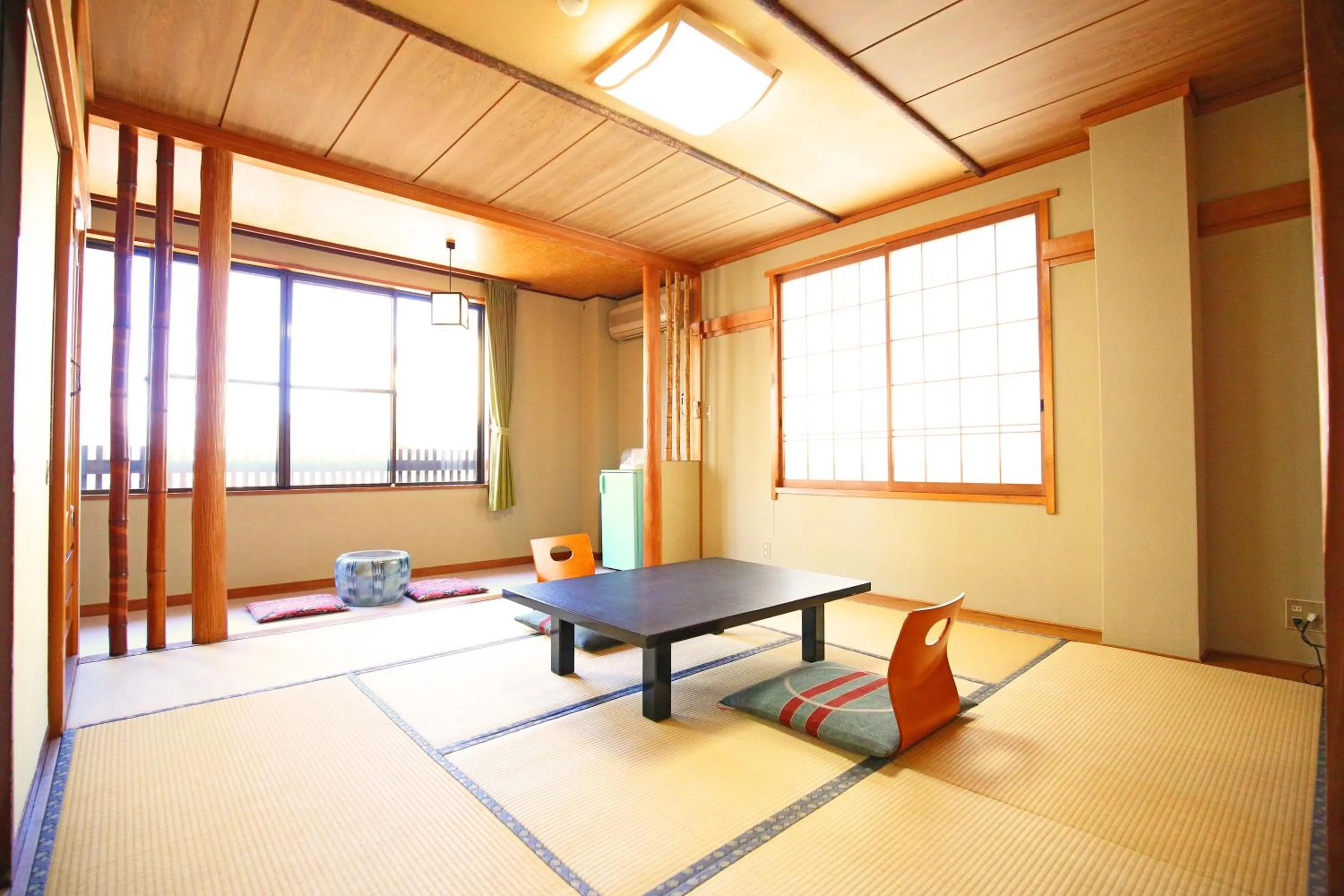 Photo of the whole room in Nakajimaya Ryokan