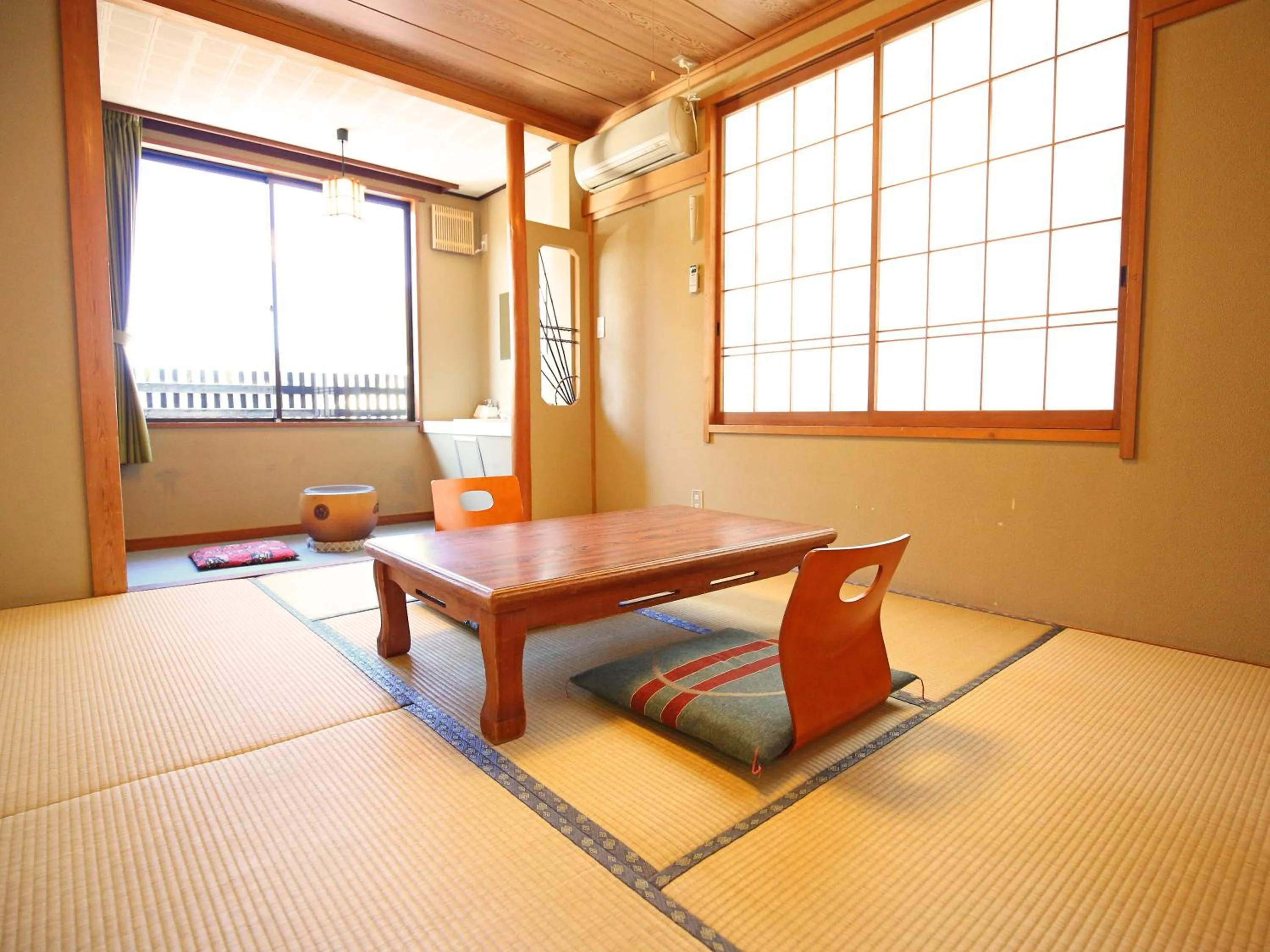 Photo of the whole room, Bed in Nakajimaya Ryokan