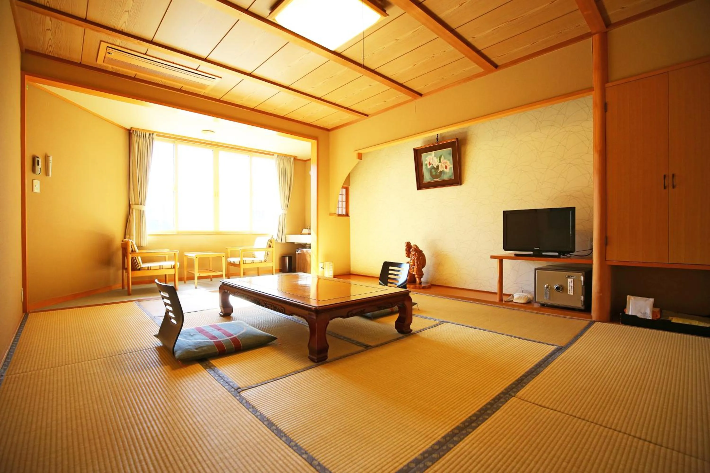 Photo of the whole room in Nakajimaya Ryokan
