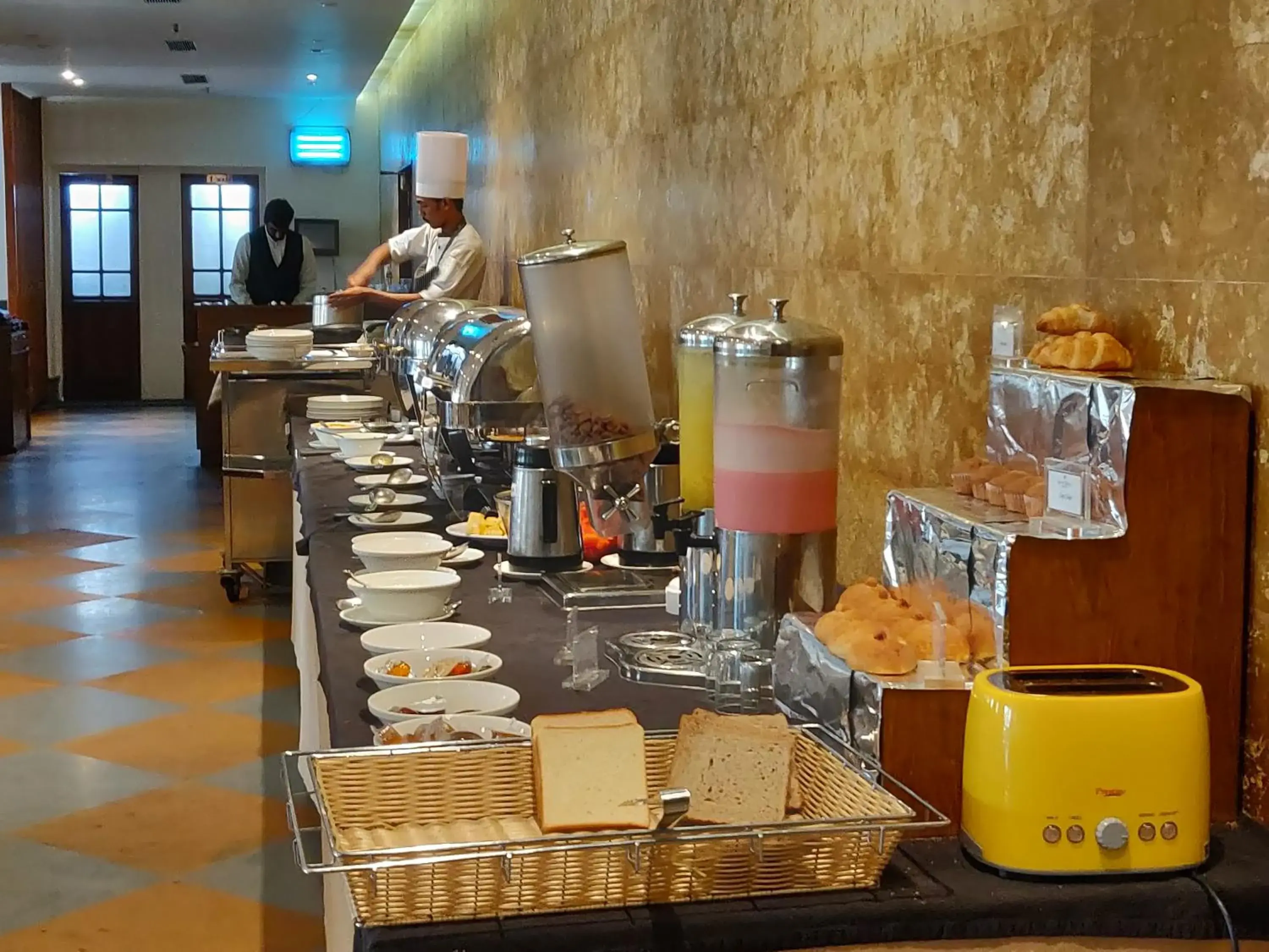 Restaurant/places to eat in Grand Hotel Restaurant/places to eat in Grand Hotel