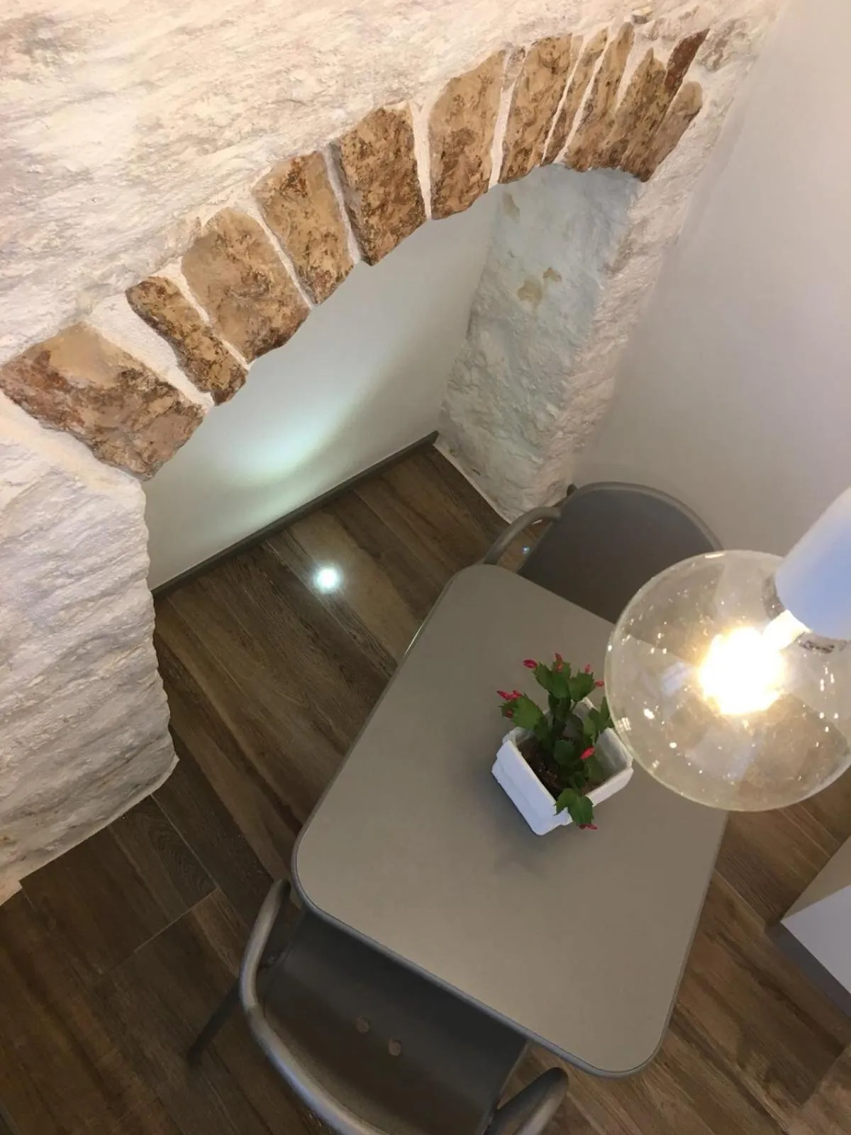 Dining area in L'ArChasetta Historic Apartments