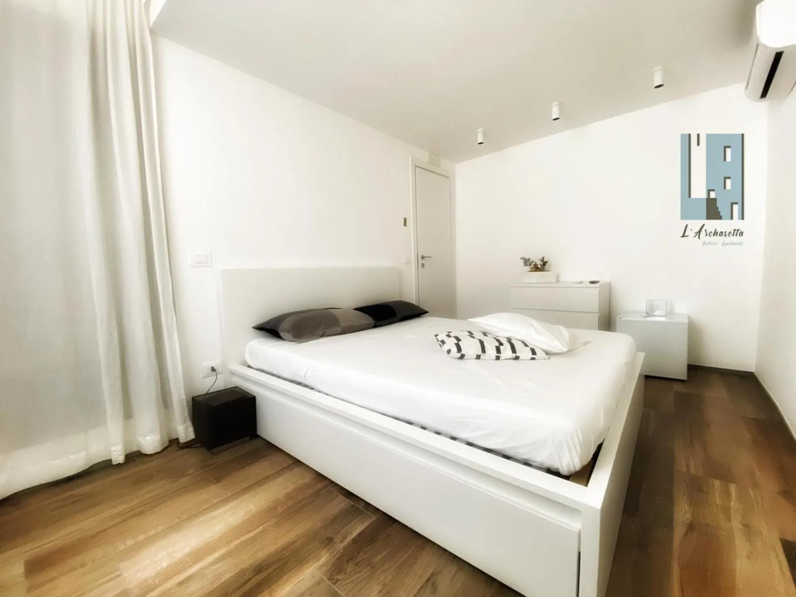 Photo of the whole room in L'ArChasetta Historic Apartments