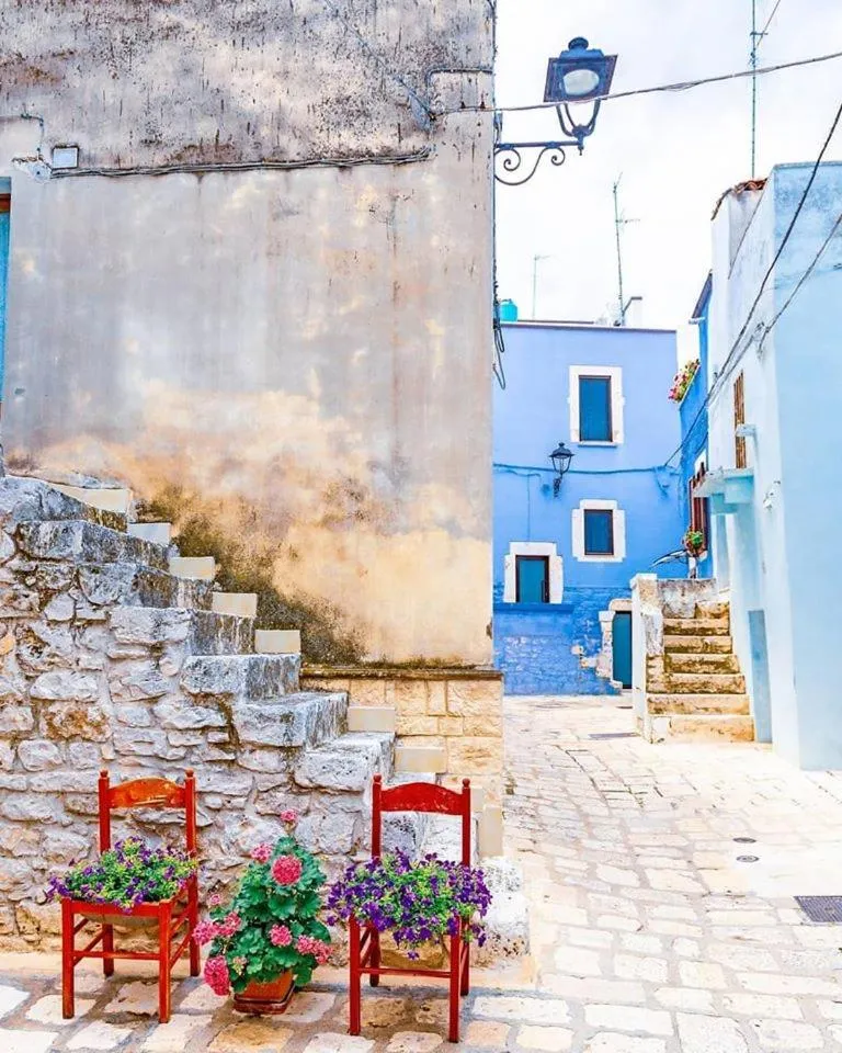 Street view in L'ArChasetta Historic Apartments