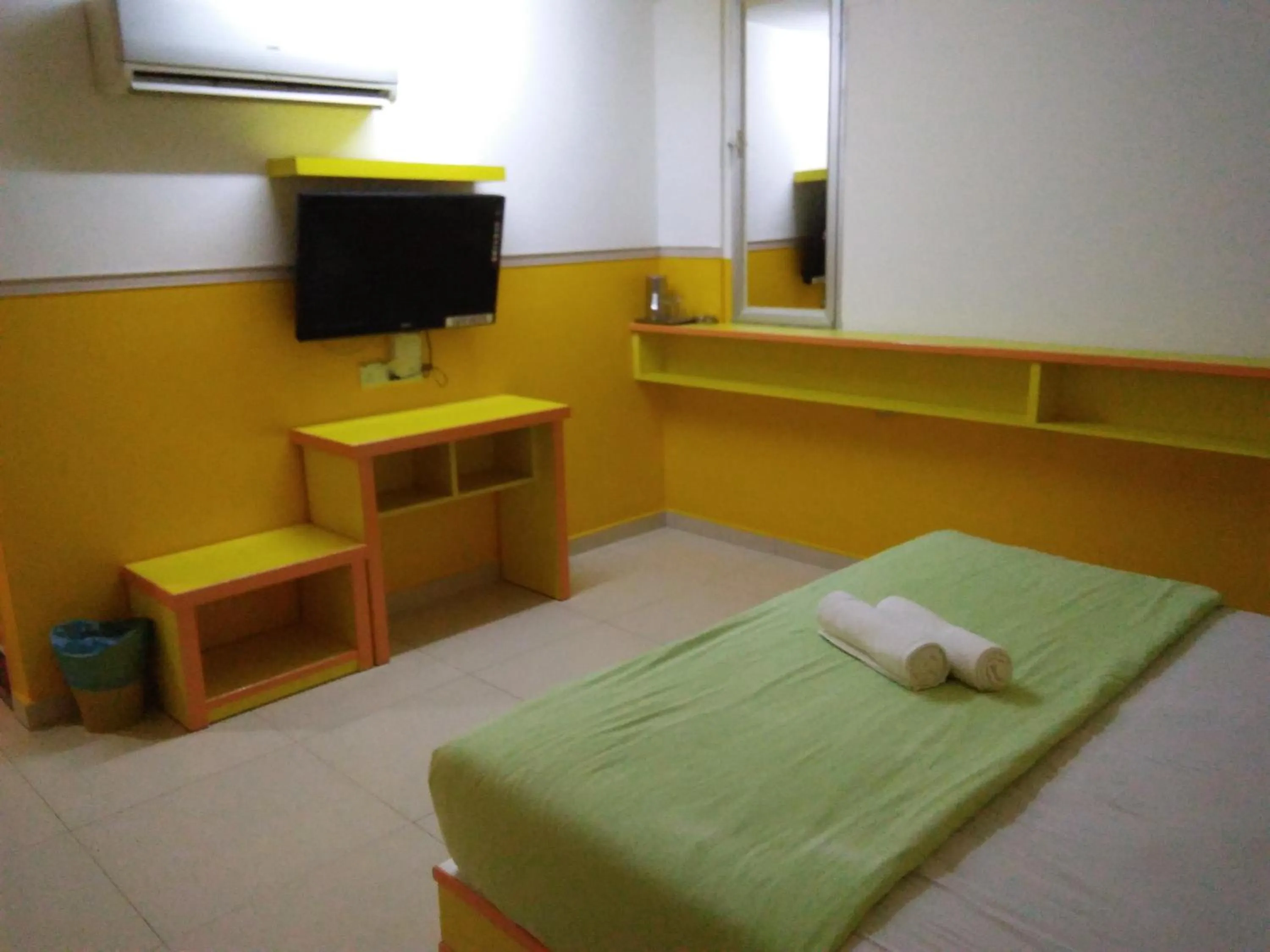 Photo of the whole room, Bed in Hotel Abby IGB Tasek