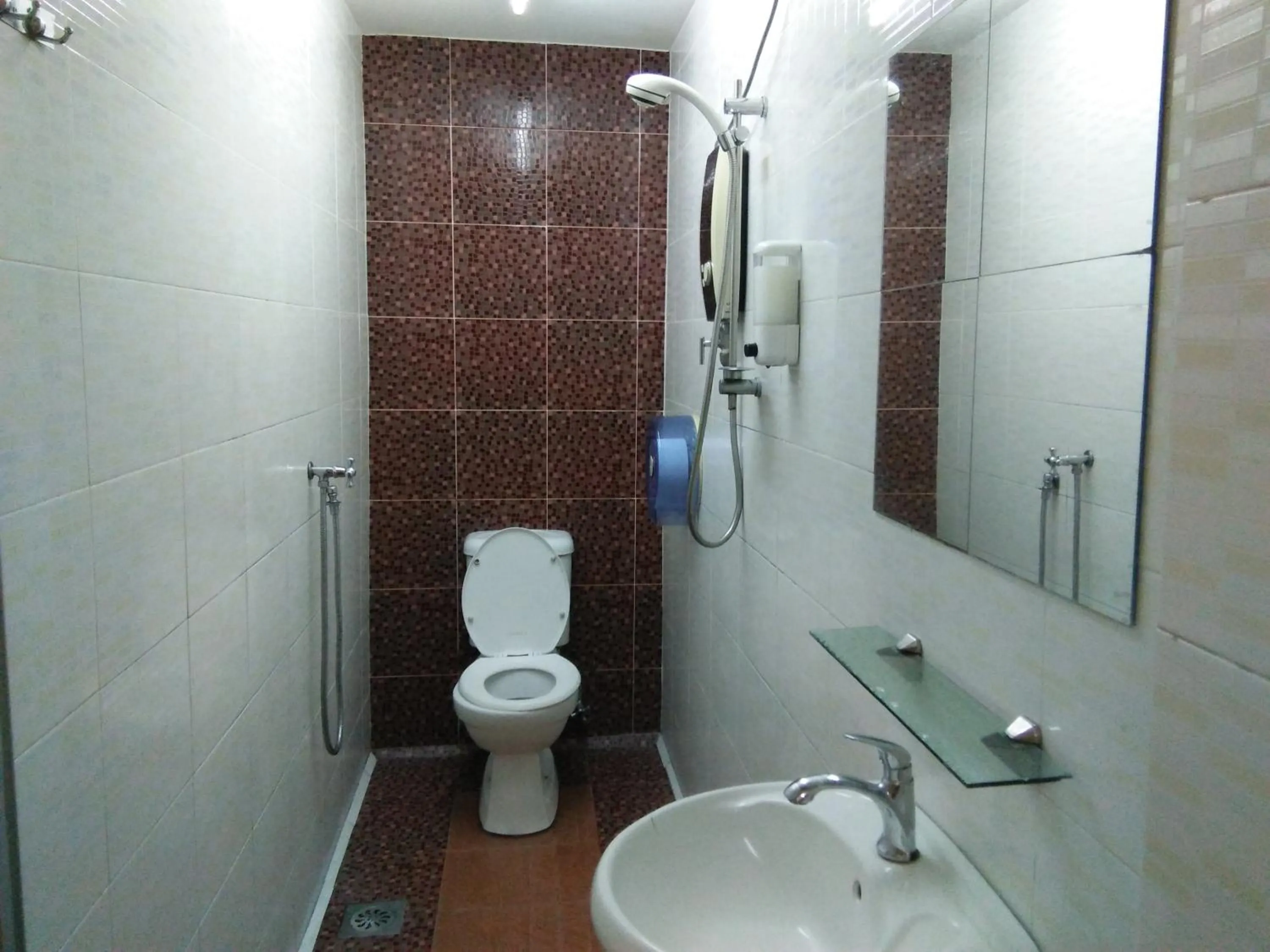 Toilet in Hotel Abby IGB Tasek