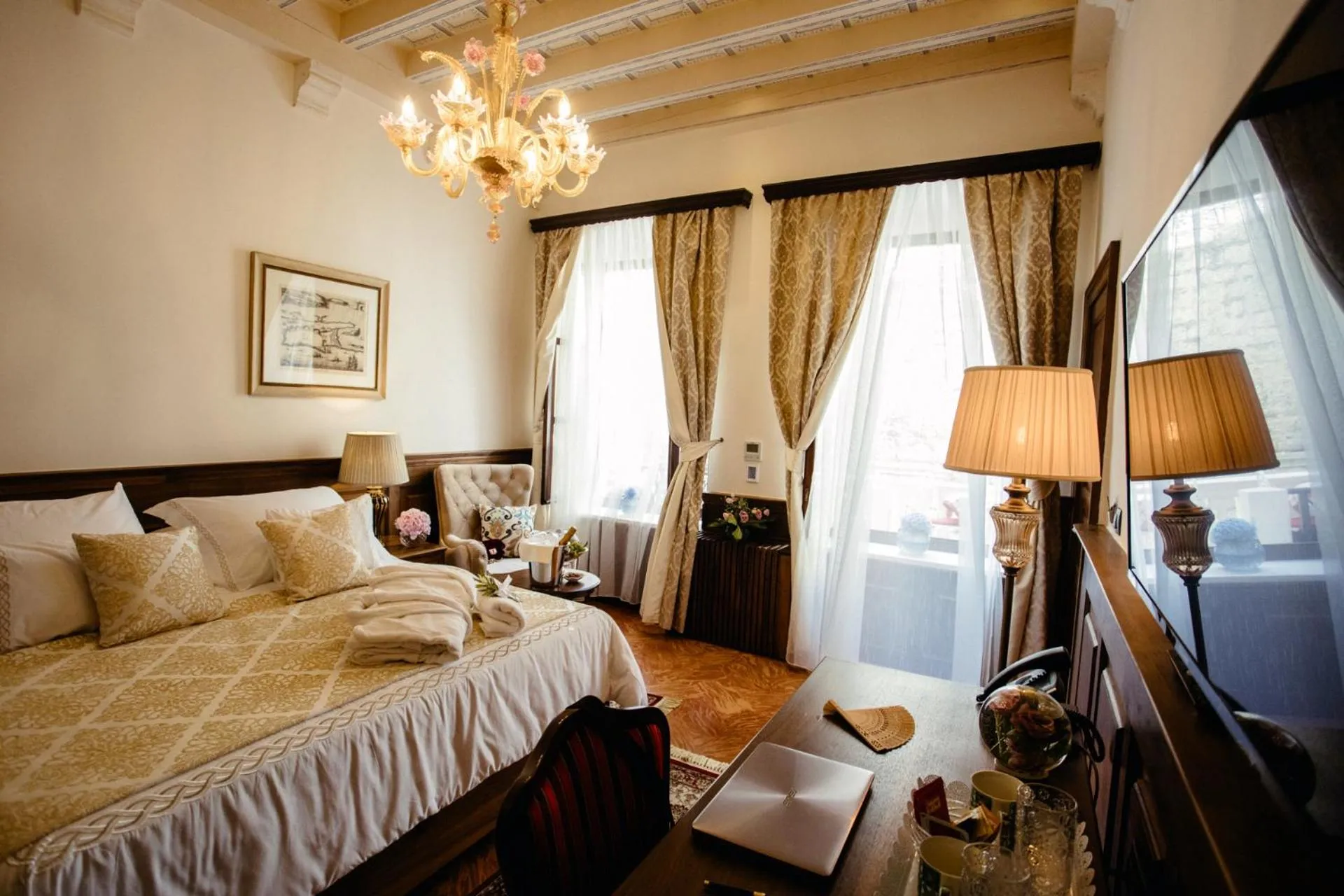 Photo of the whole room, Bed in Heritage Hotel Cardo