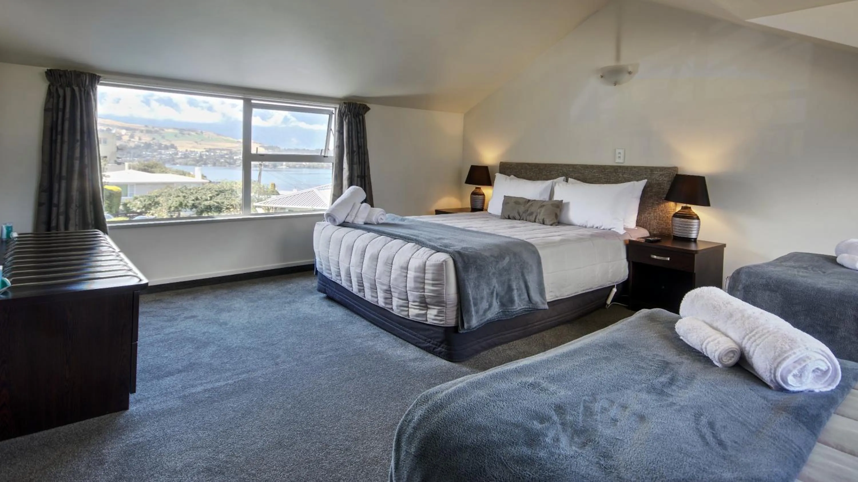 Bed in Alexis Motel & Apartments