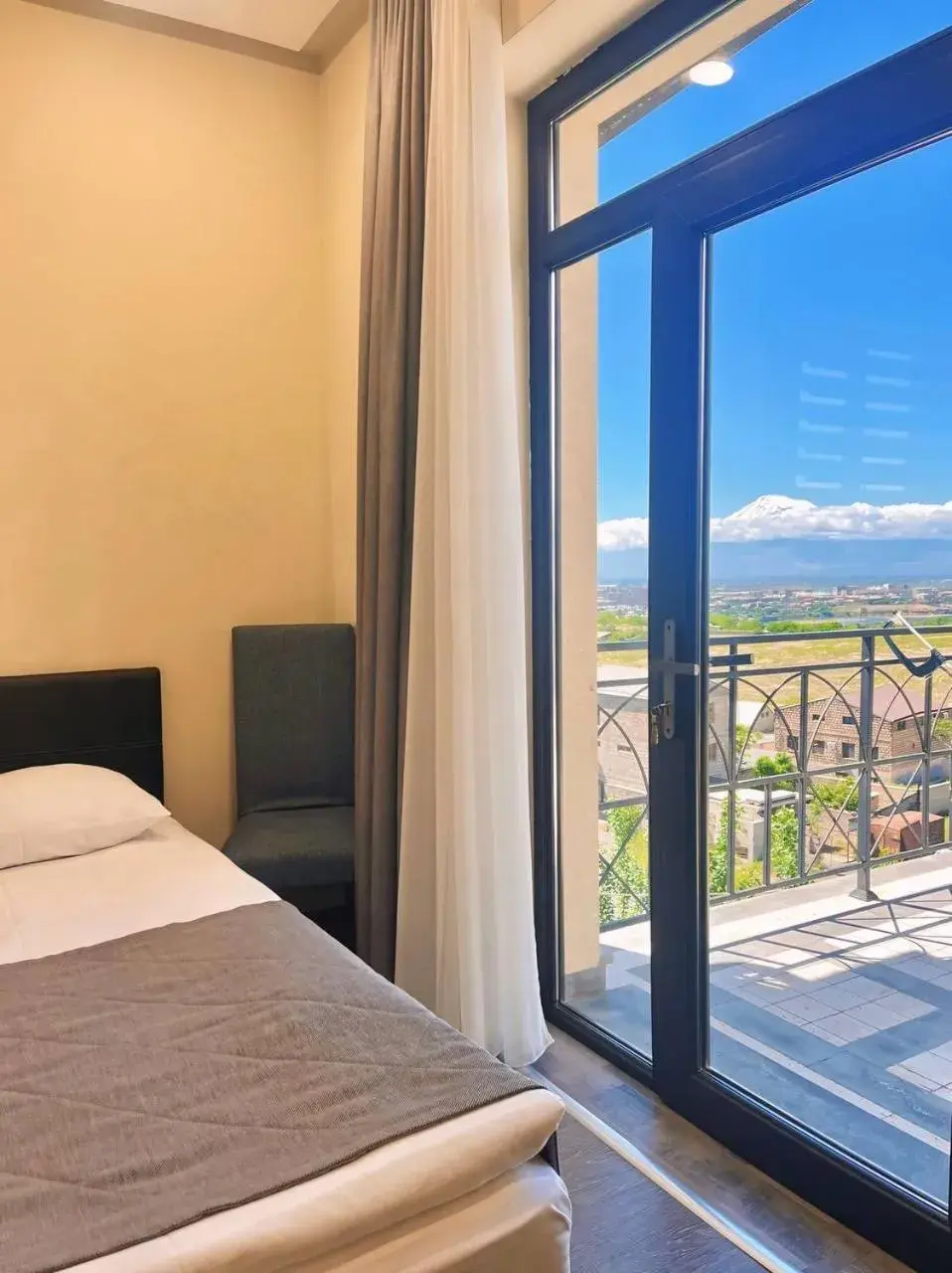 View (from property/room), Bed in Bien hotel View (from property/room), Bed in Bien hotel