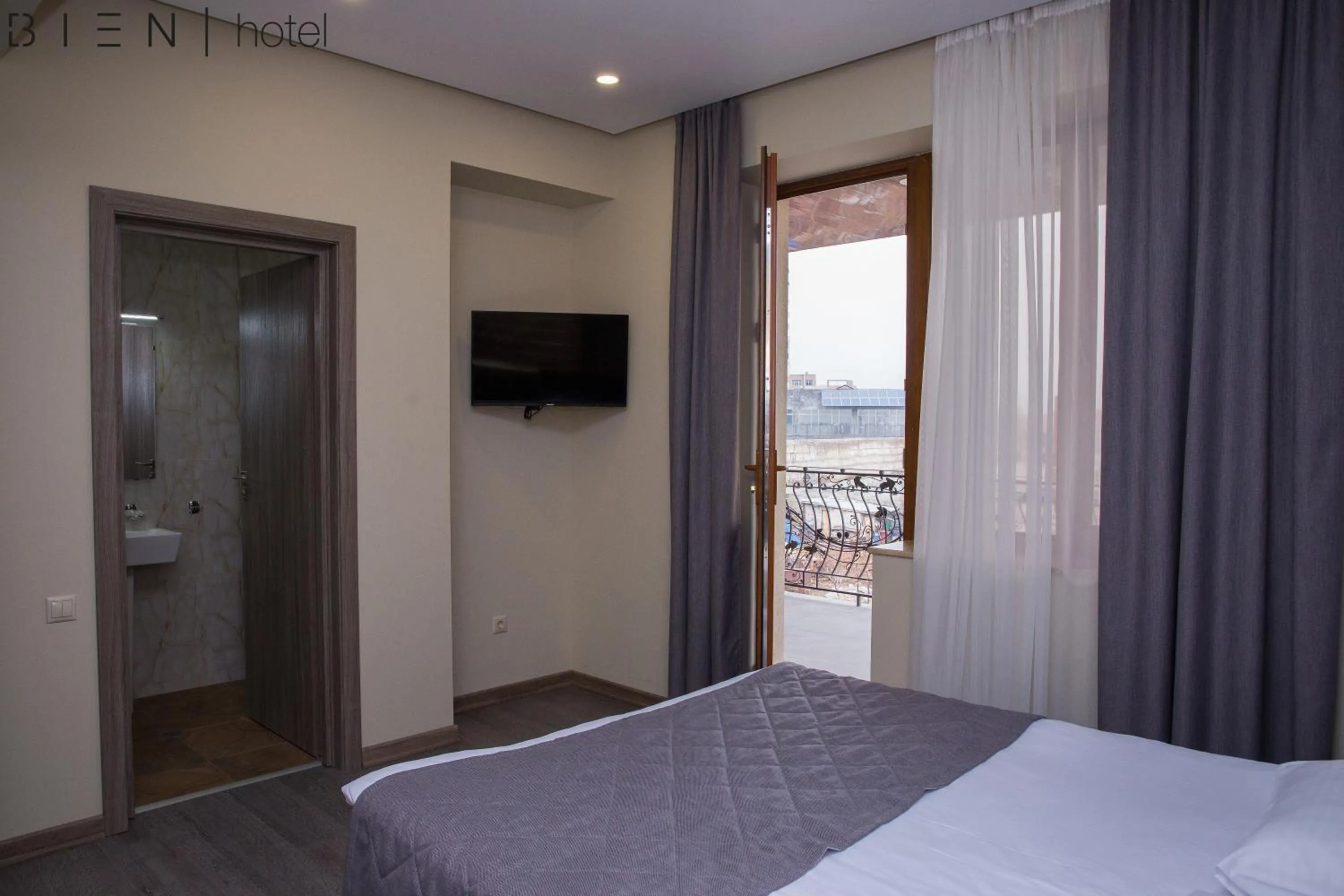 TV and multimedia, Bed in Bien hotel