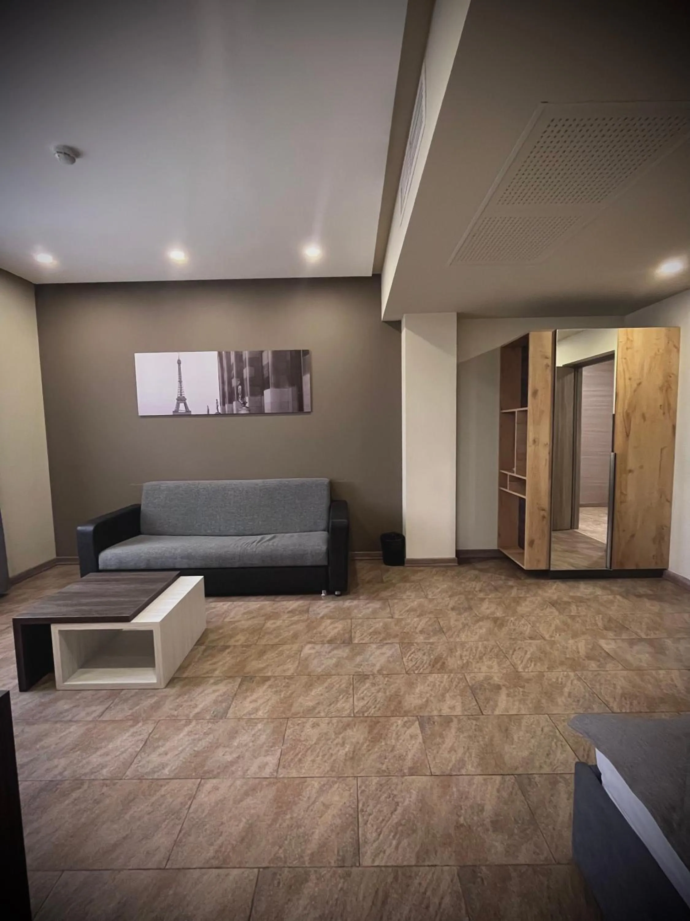 Seating area, Bed in Bien hotel