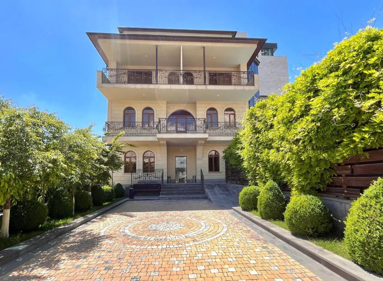 Property building in Bien hotel