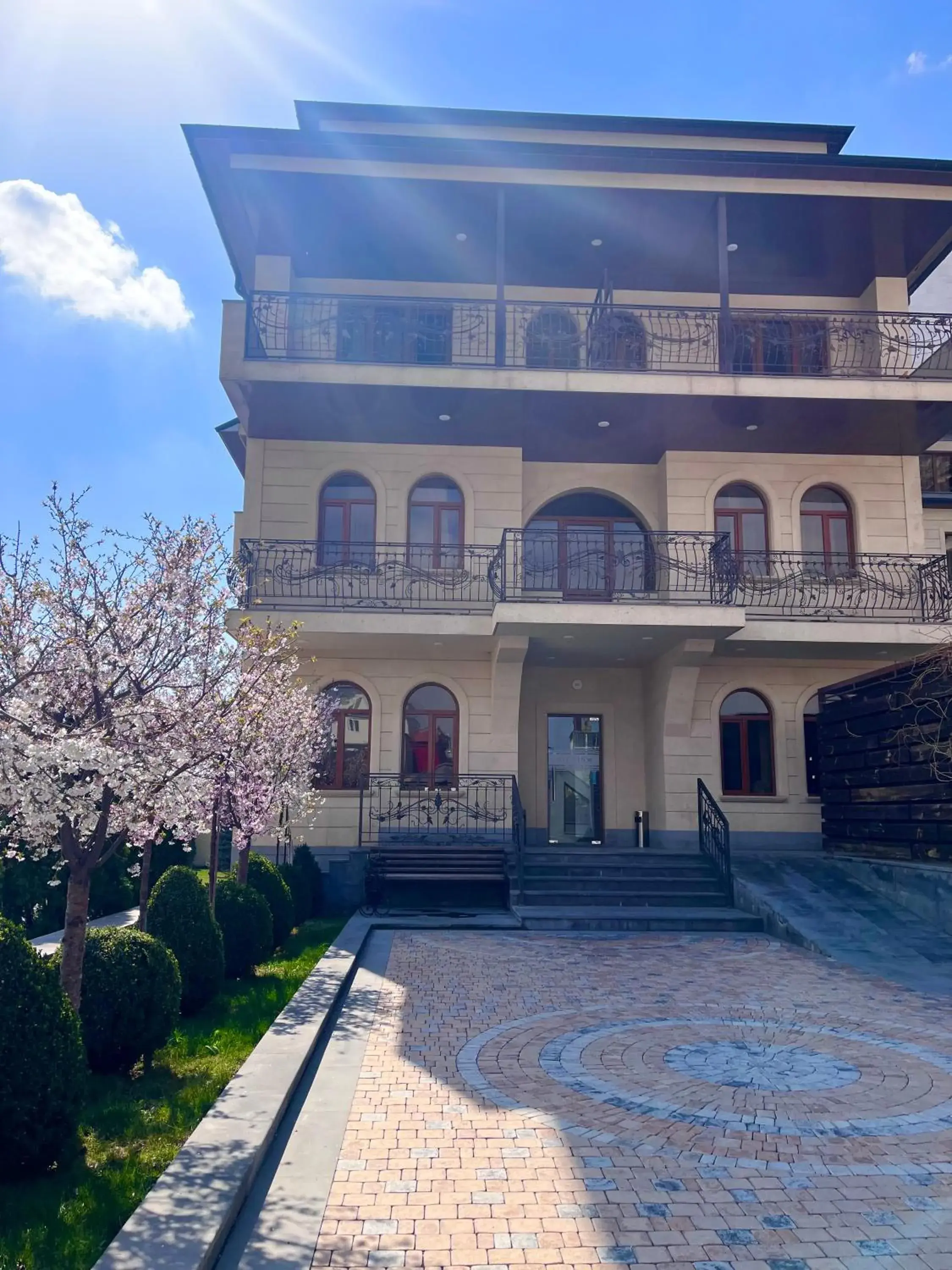 Property building in Bien hotel Property building in Bien hotel