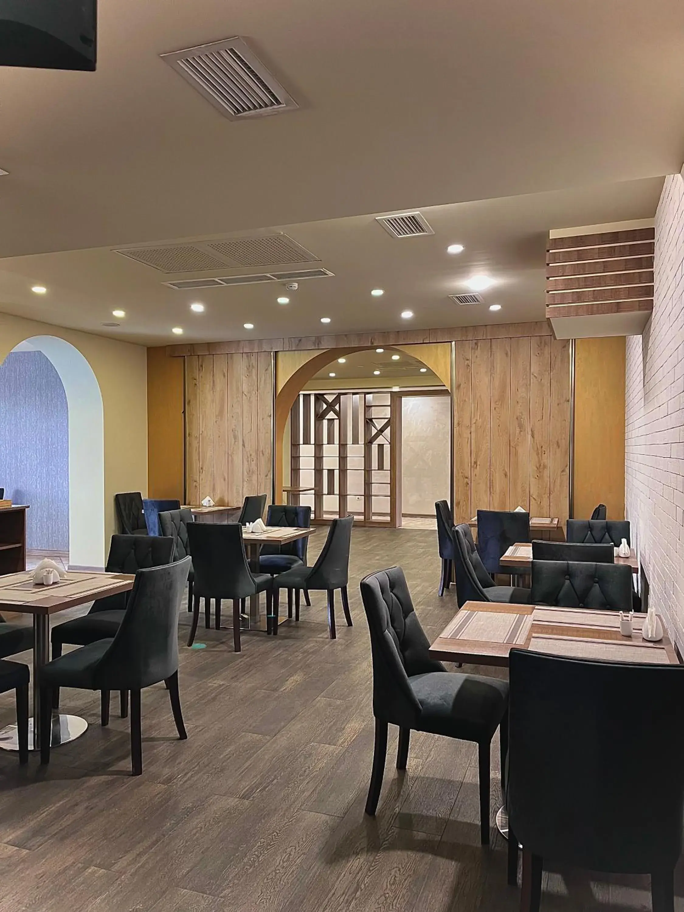 Restaurant/places to eat in Bien hotel Restaurant/places to eat in Bien hotel