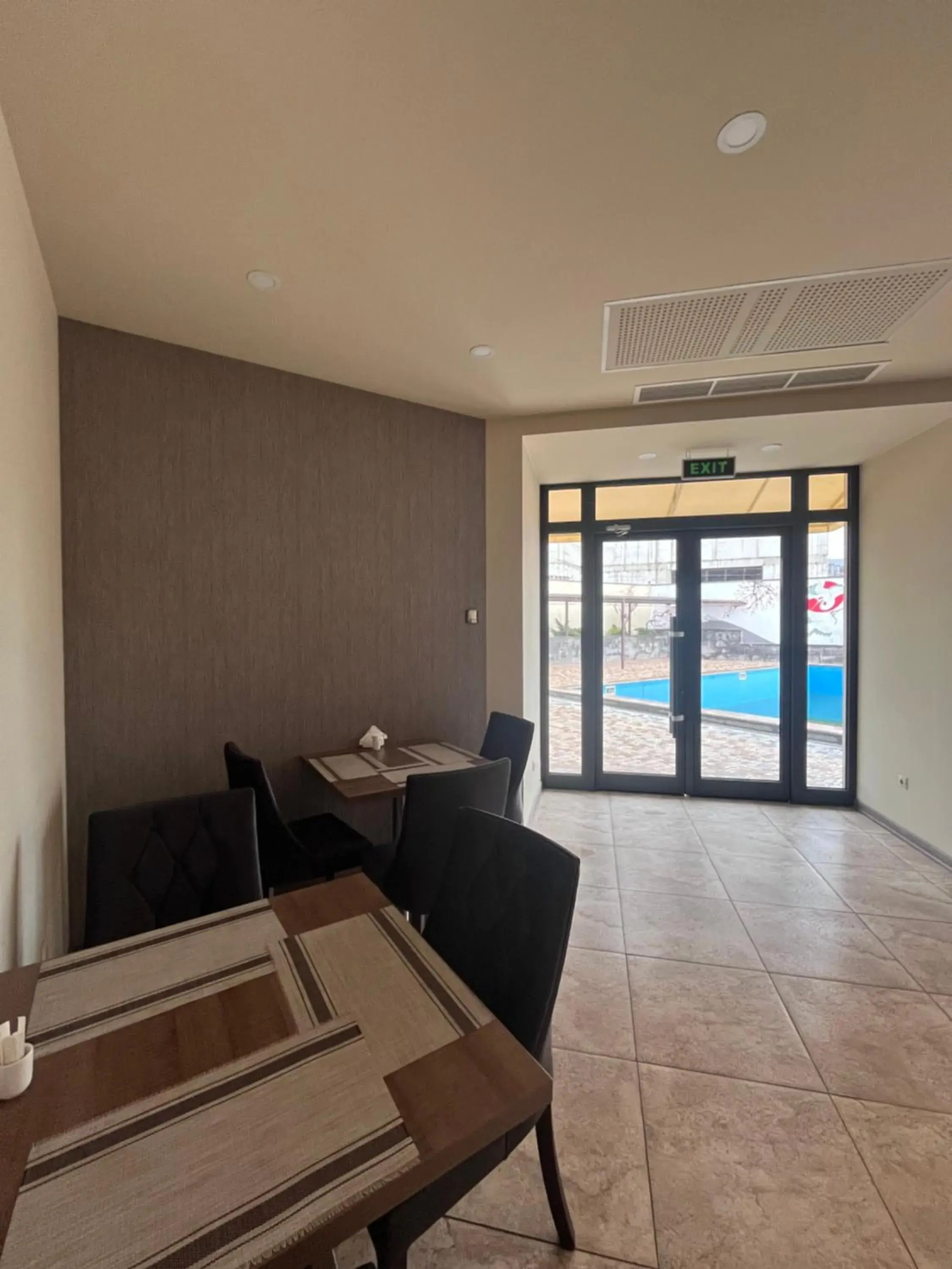 Restaurant/places to eat in Bien hotel Restaurant/places to eat in Bien hotel