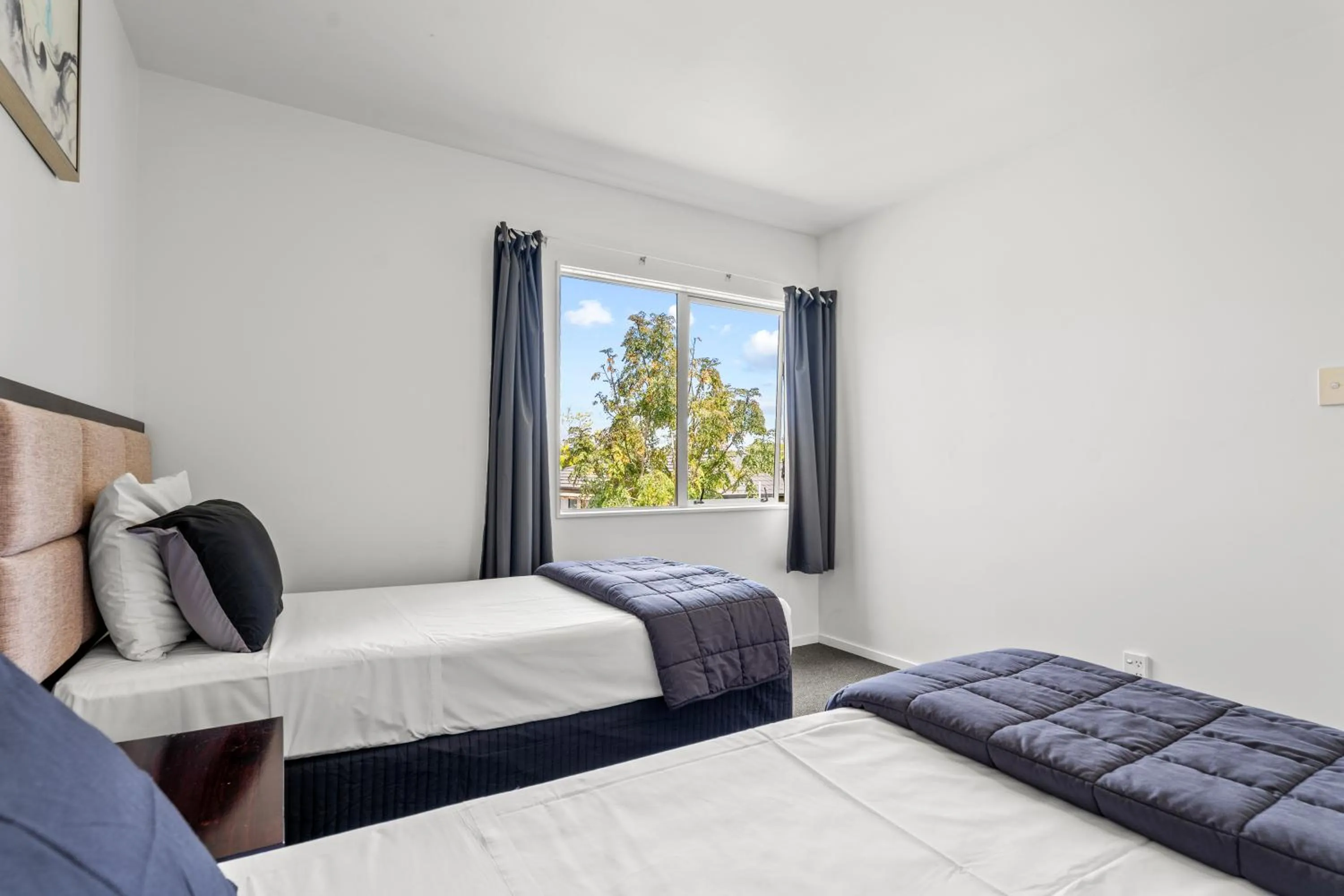 Bed in Avondale Motor Inn