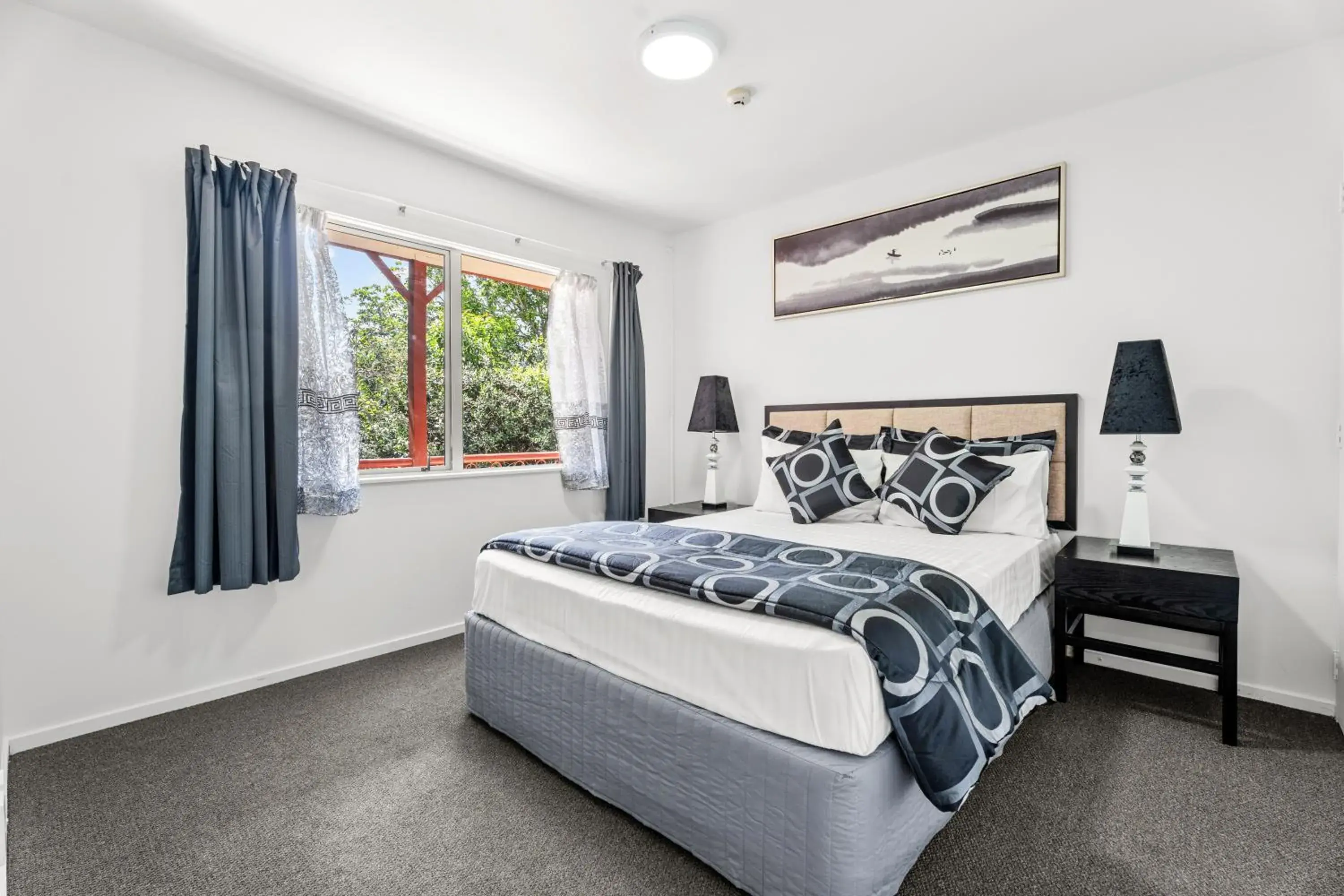 Bed in Avondale Motor Inn Bed in Avondale Motor Inn