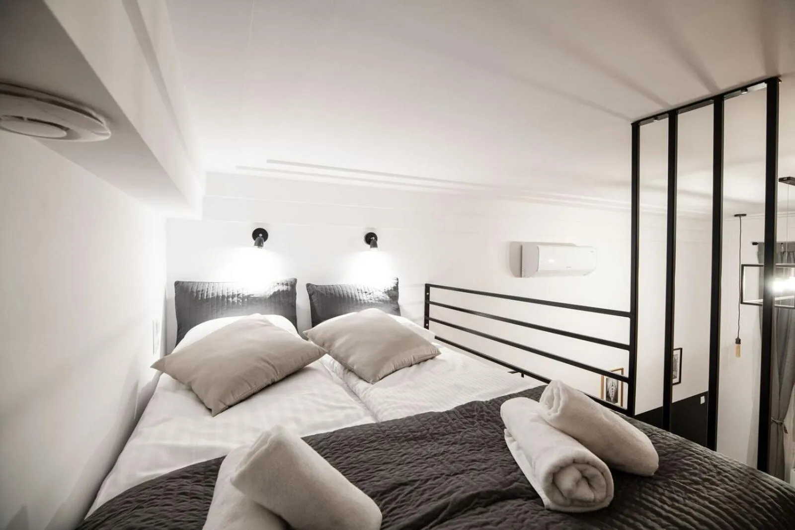 Bedroom, Bed in DIETLA 99 APARTMENTS - IDEAL LOCATION - in the heart of Krakow