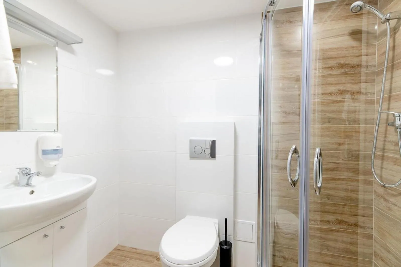 Bathroom in DIETLA 99 APARTMENTS - IDEAL LOCATION - in the heart of Krakow