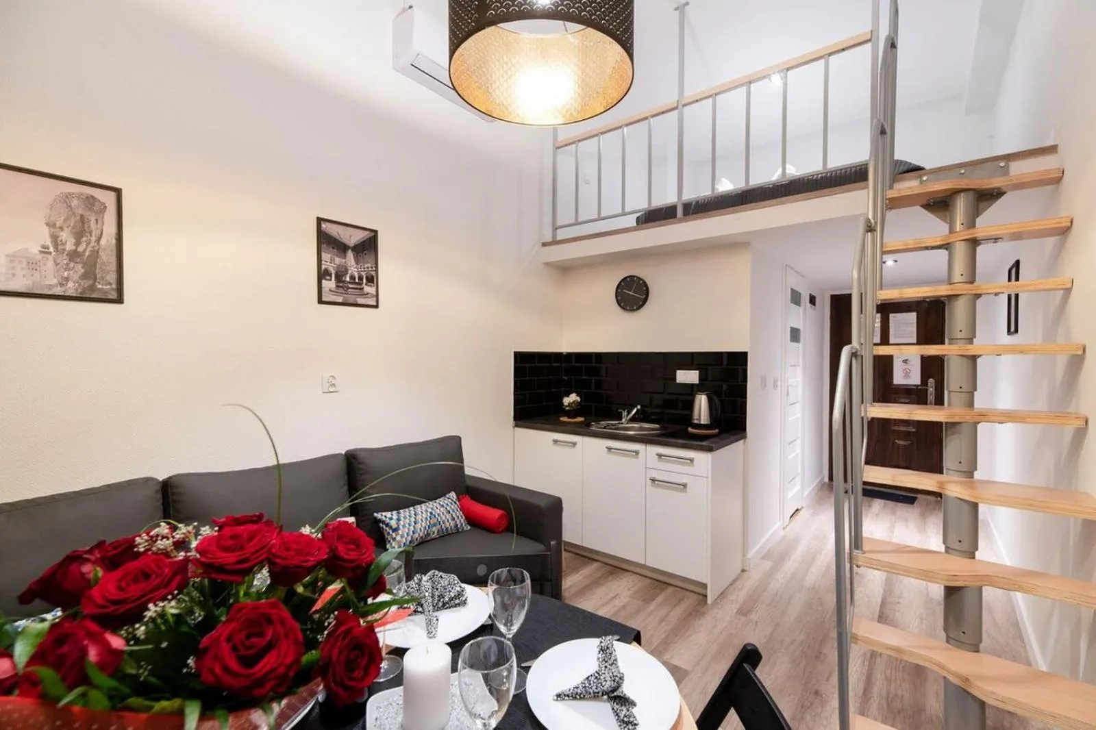 Photo of the whole room in DIETLA 99 APARTMENTS - IDEAL LOCATION - in the heart of Krakow