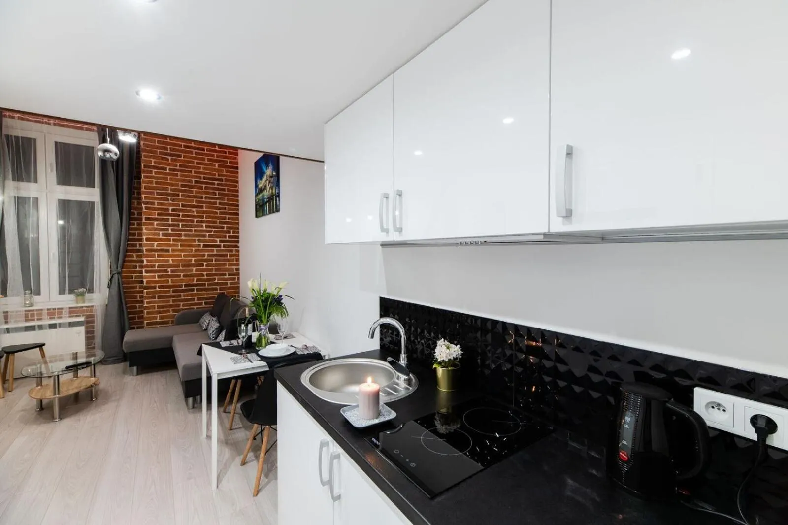 Kitchen or kitchenette in DIETLA 99 APARTMENTS - IDEAL LOCATION - in the heart of Krakow