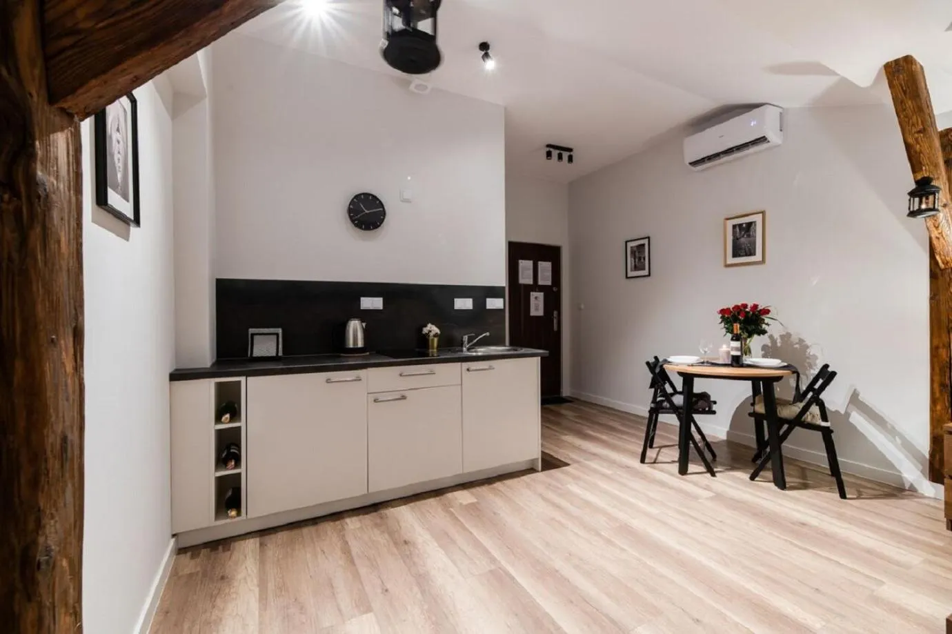 Photo of the whole room in DIETLA 99 APARTMENTS - IDEAL LOCATION - in the heart of Krakow