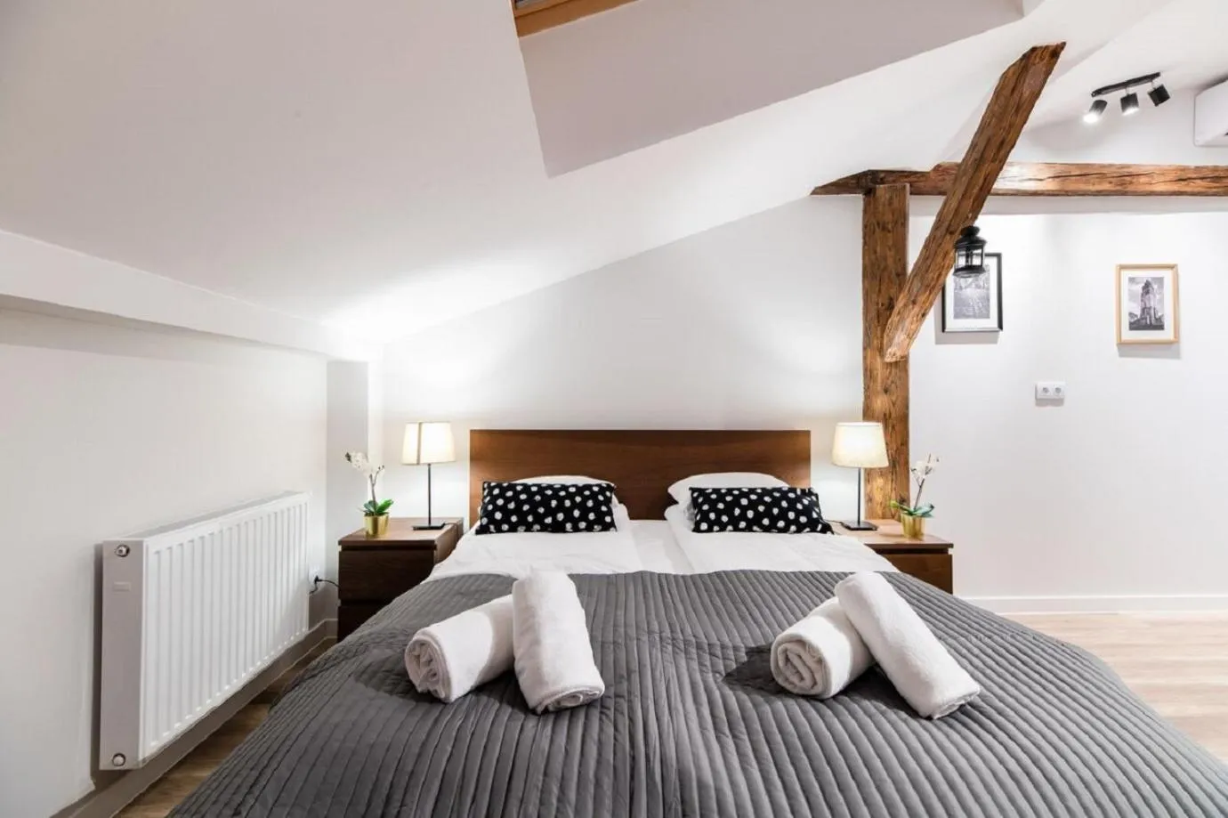 Photo of the whole room, Bed in DIETLA 99 APARTMENTS - IDEAL LOCATION - in the heart of Krakow