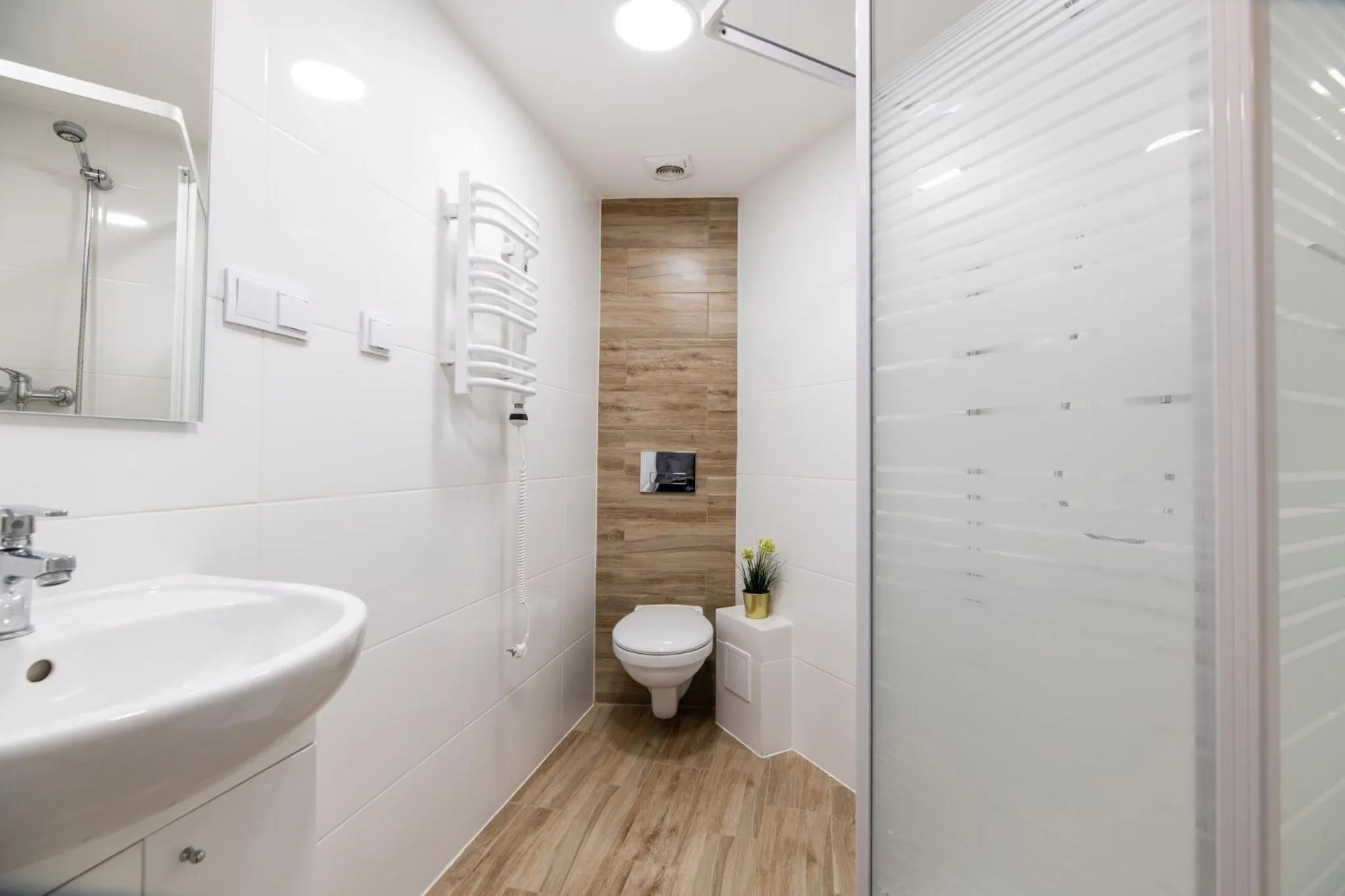 Bathroom in DIETLA 99 APARTMENTS - IDEAL LOCATION - in the heart of Krakow