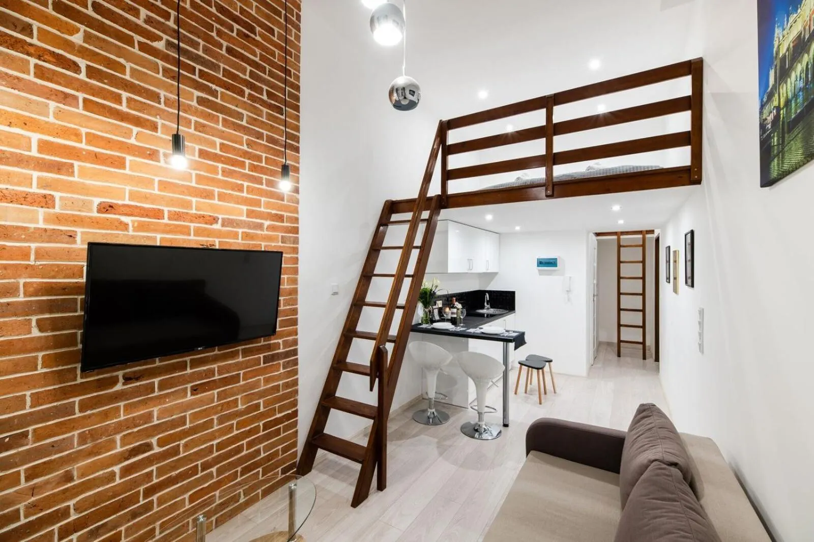 Photo of the whole room in DIETLA 99 APARTMENTS - IDEAL LOCATION - in the heart of Krakow