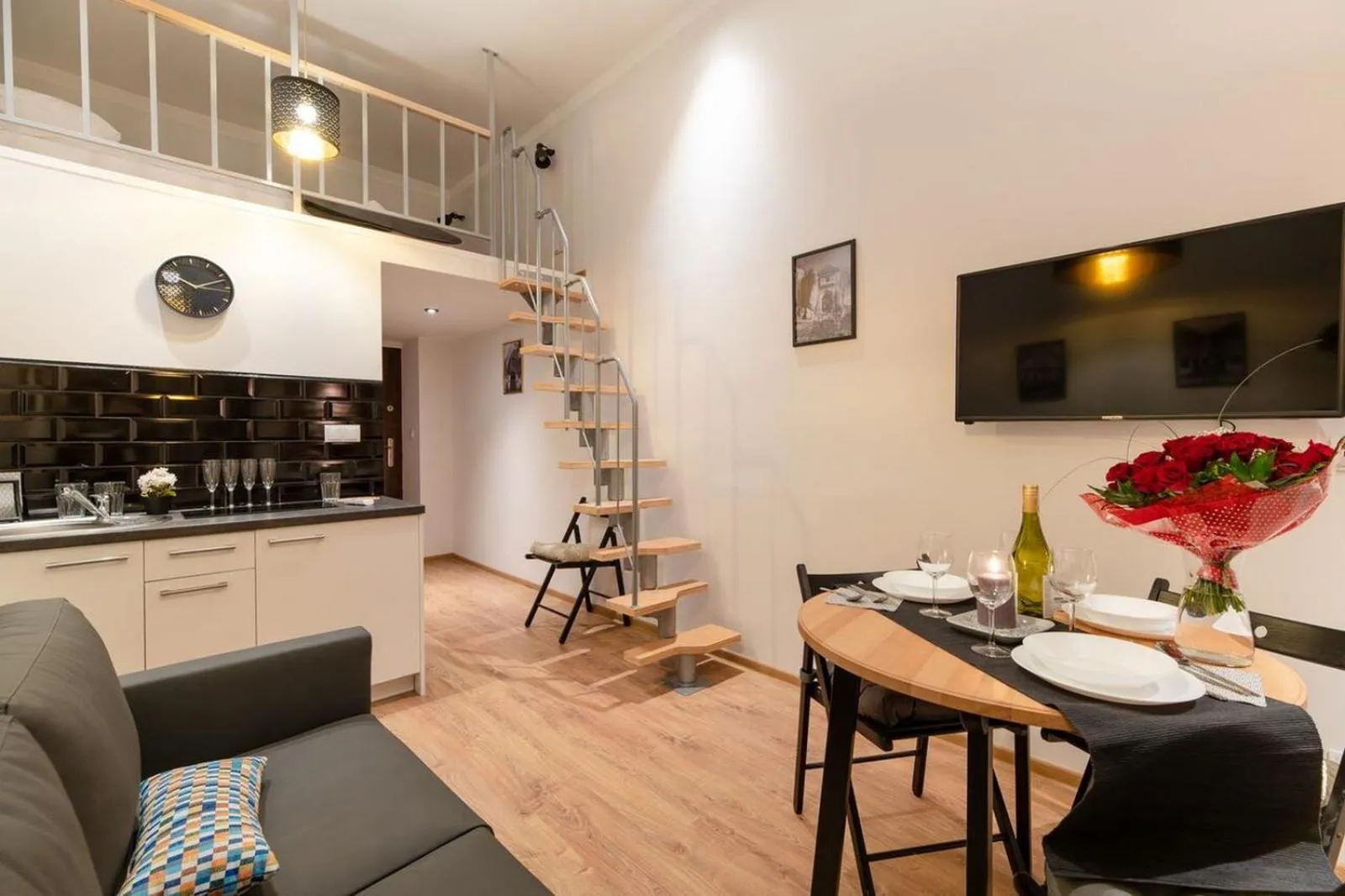Photo of the whole room in DIETLA 99 APARTMENTS - IDEAL LOCATION - in the heart of Krakow