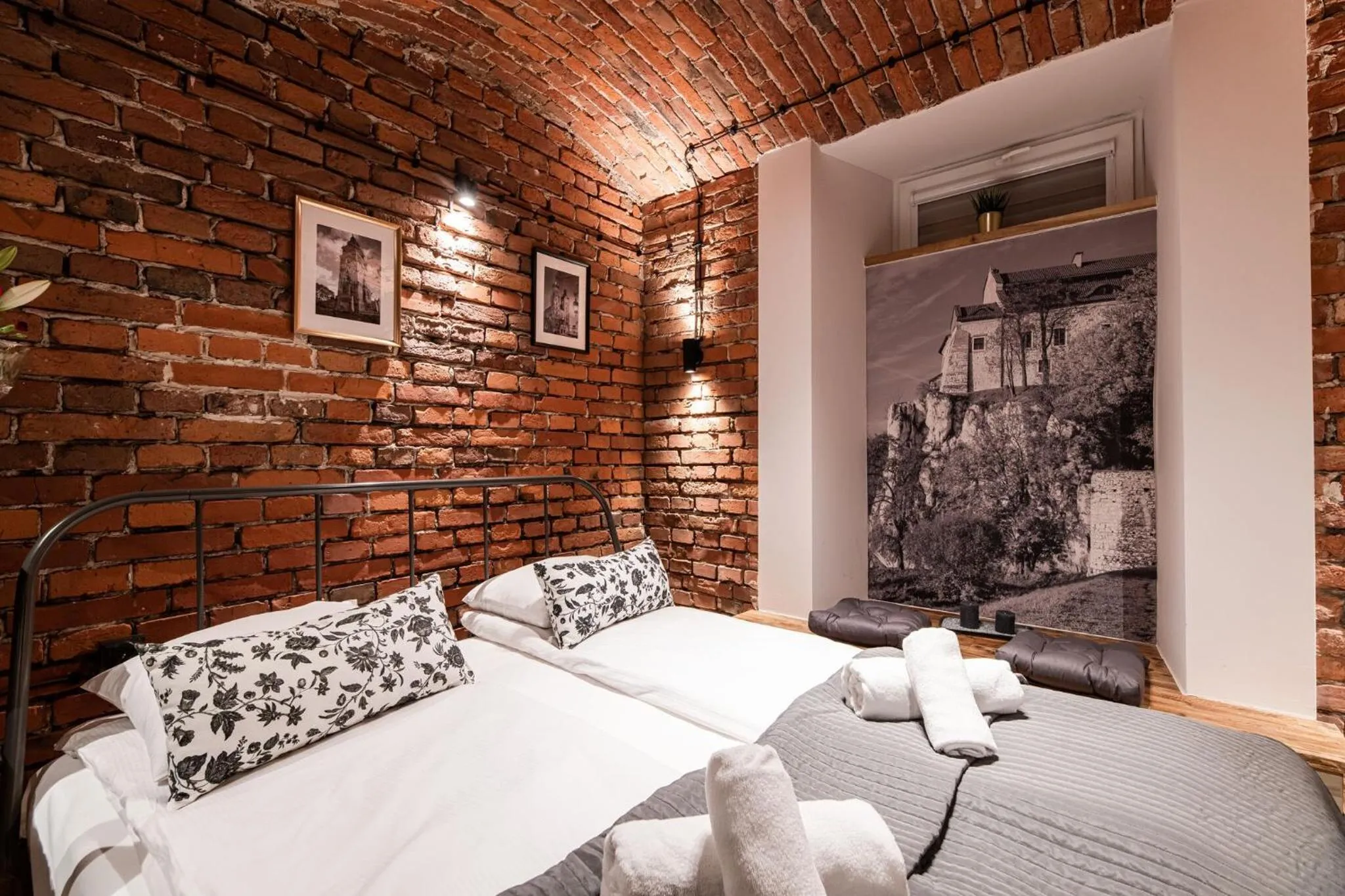 Photo of the whole room, Bed in DIETLA 99 APARTMENTS - IDEAL LOCATION - in the heart of Krakow