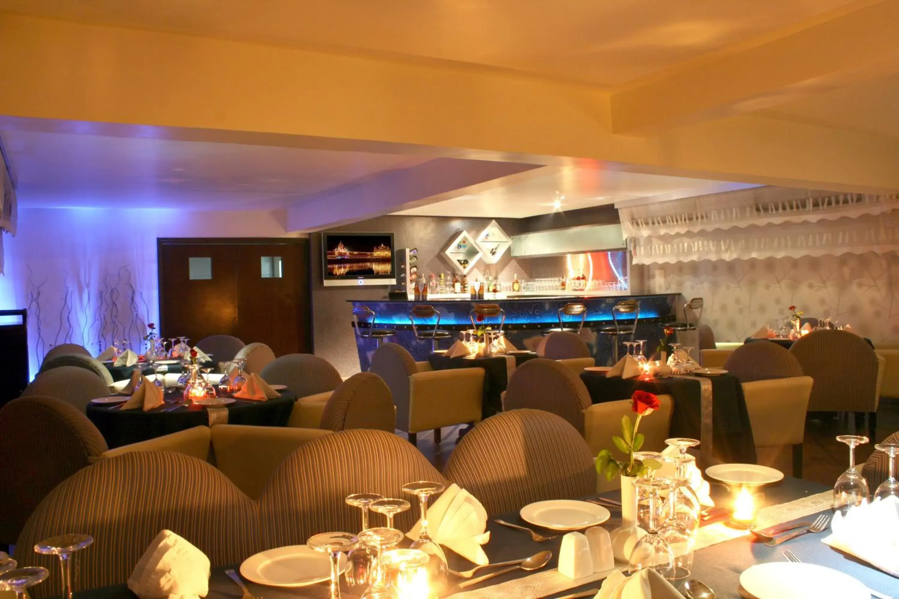 Restaurant/places to eat in Taj Tristar Restaurant/places to eat in Taj Tristar