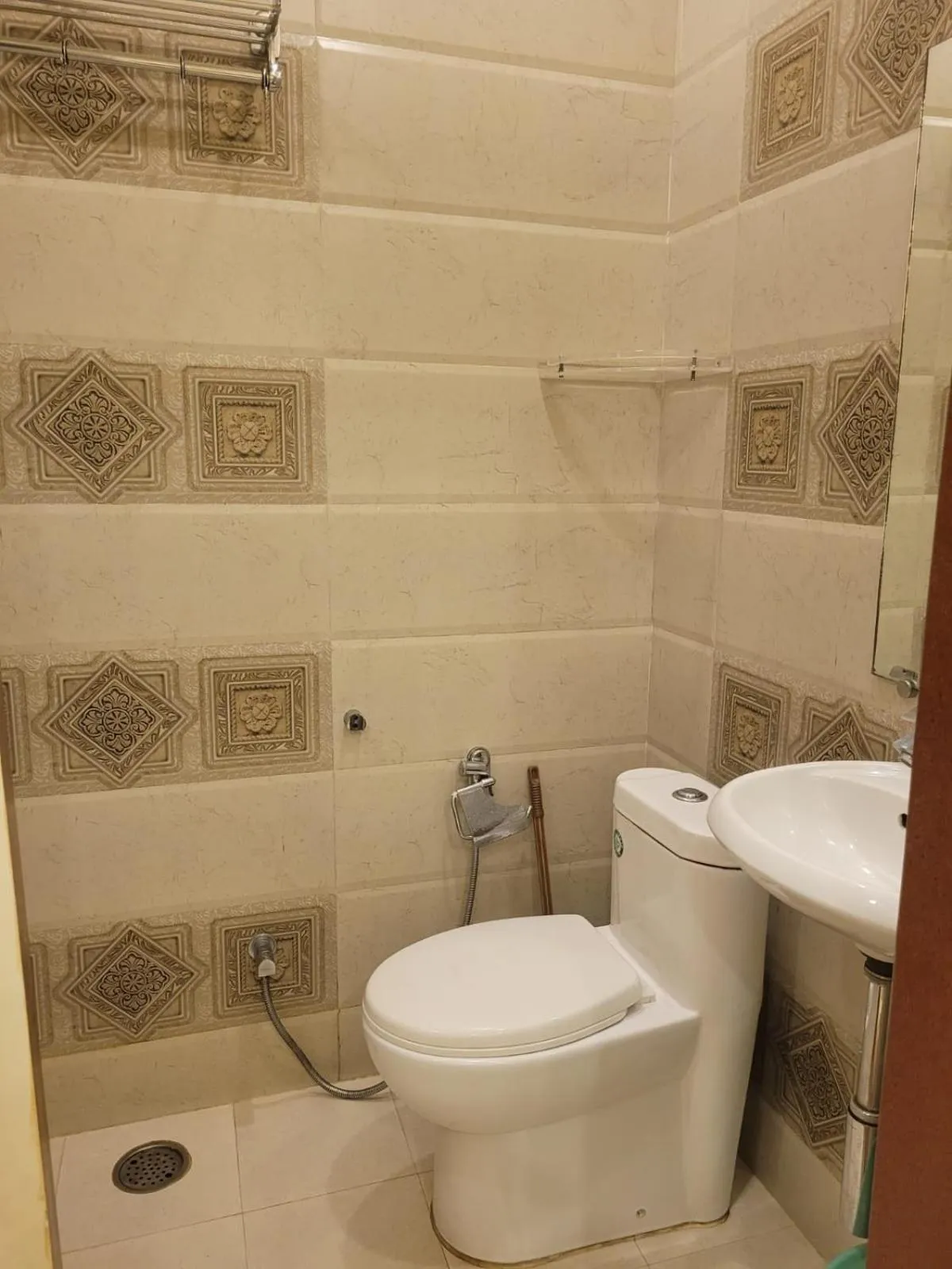 Public Bath in Hotel Temple On Ganges