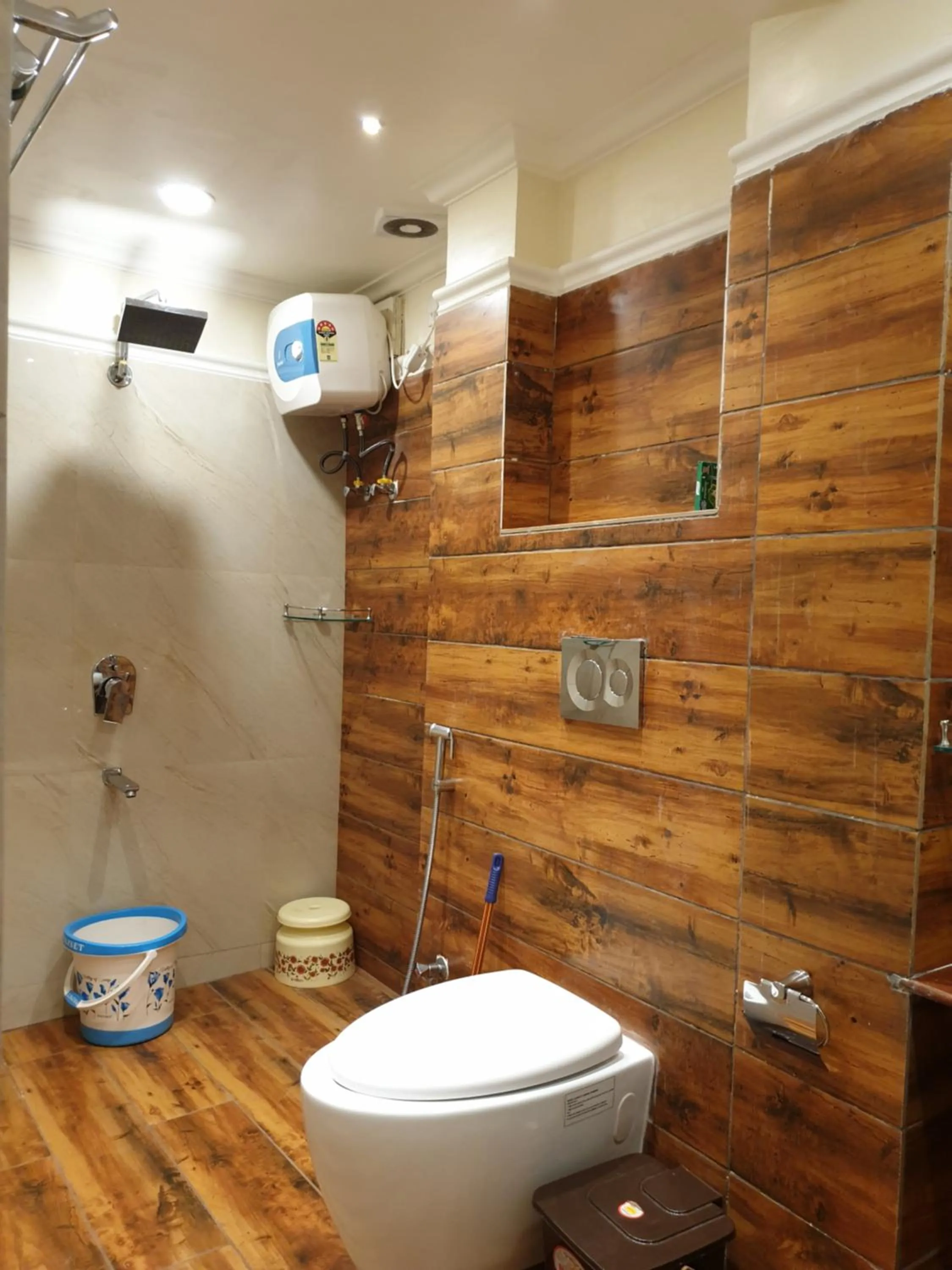 Toilet in Hotel Temple On Ganges