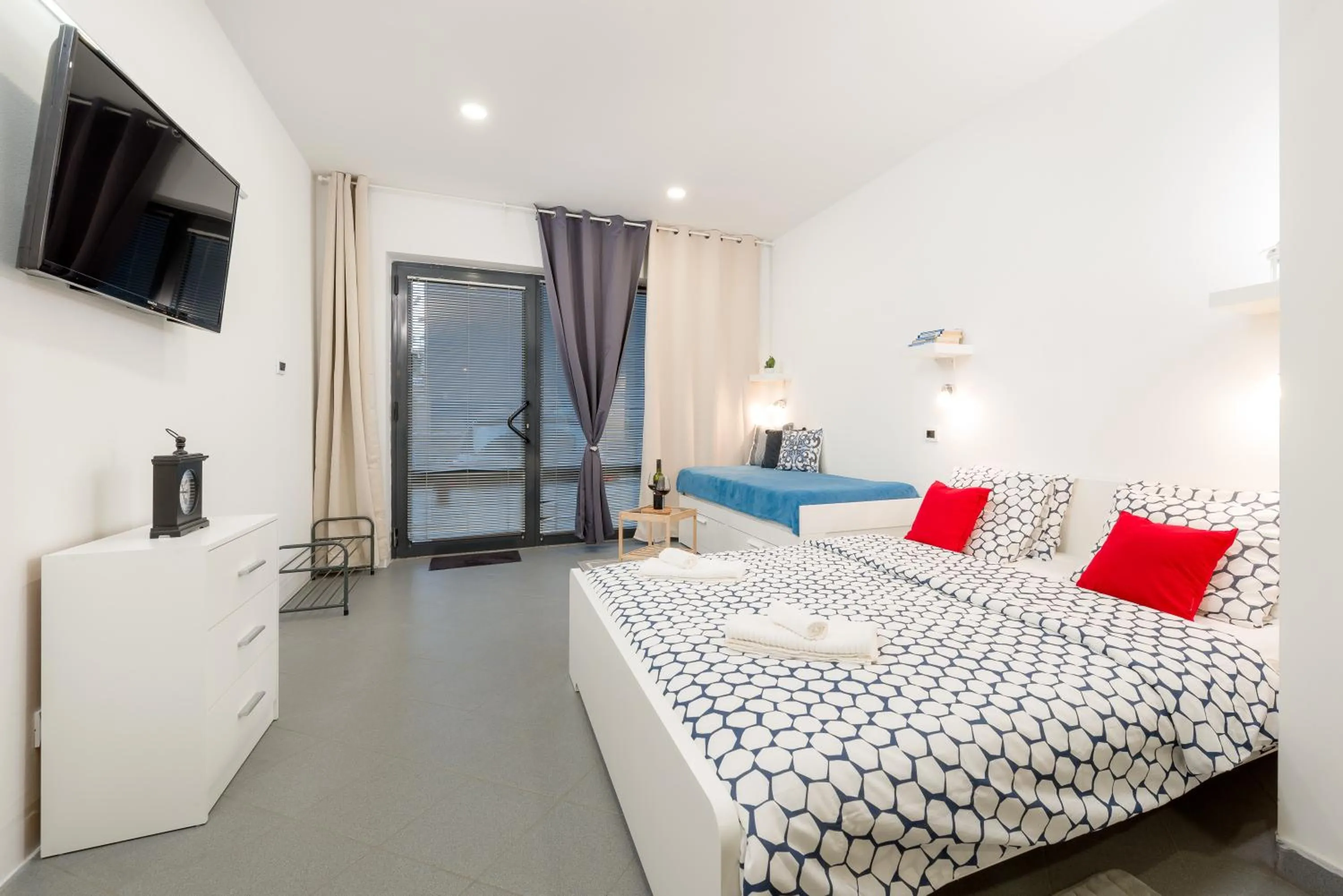 Living room, Bed in Studio apartment Sesula