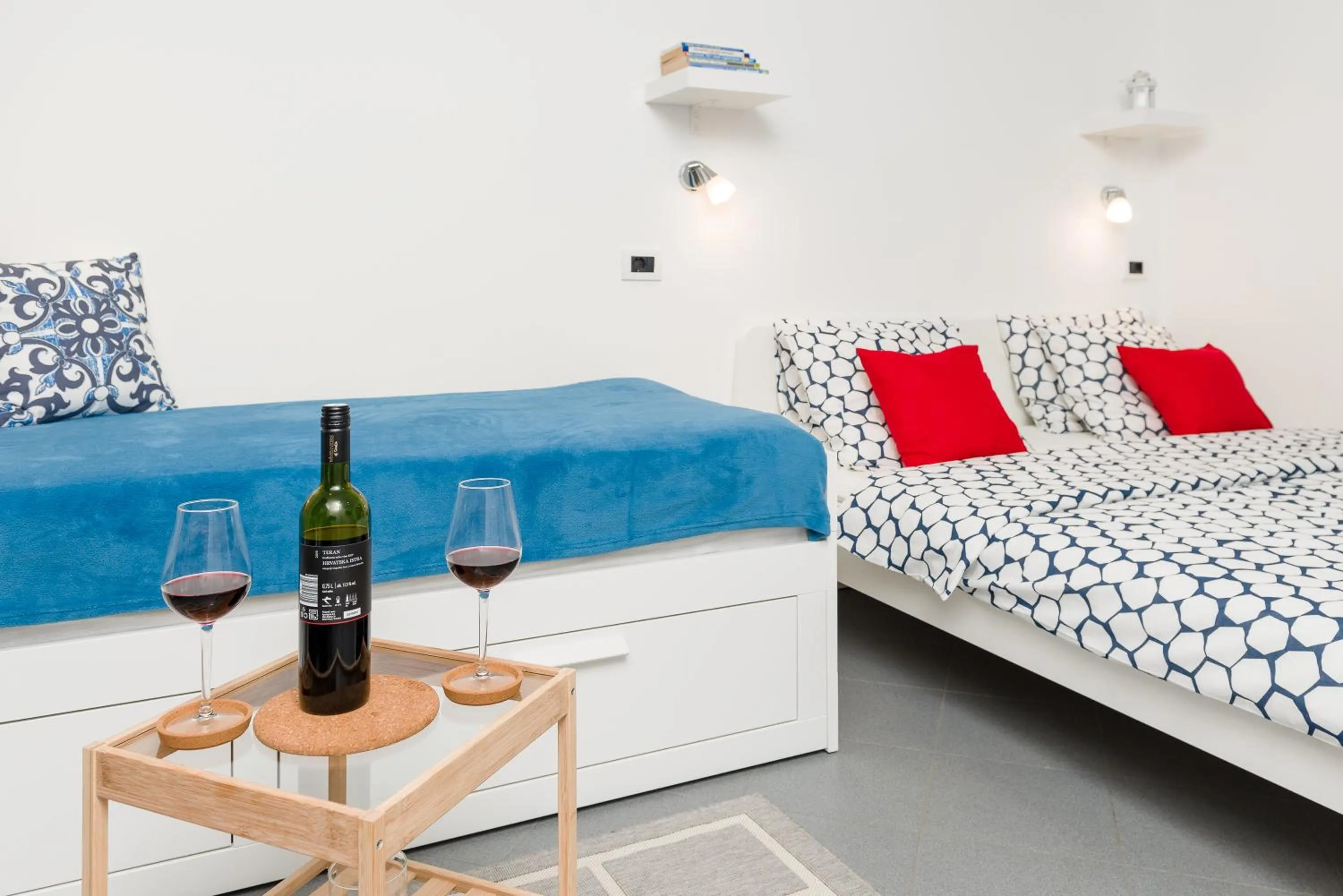 Decorative detail, Bed in Studio apartment Sesula