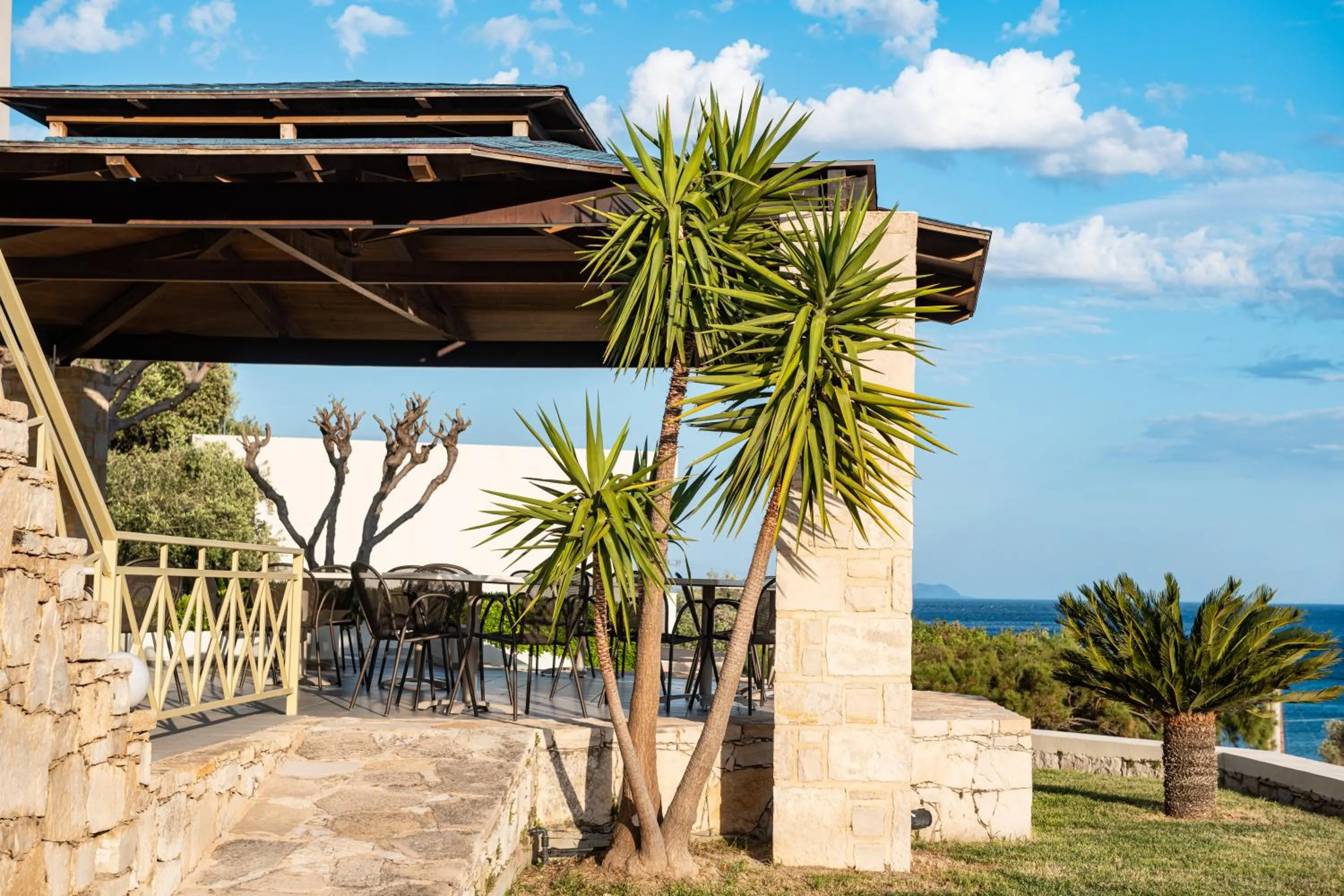 Patio in Polyrizos Hotel