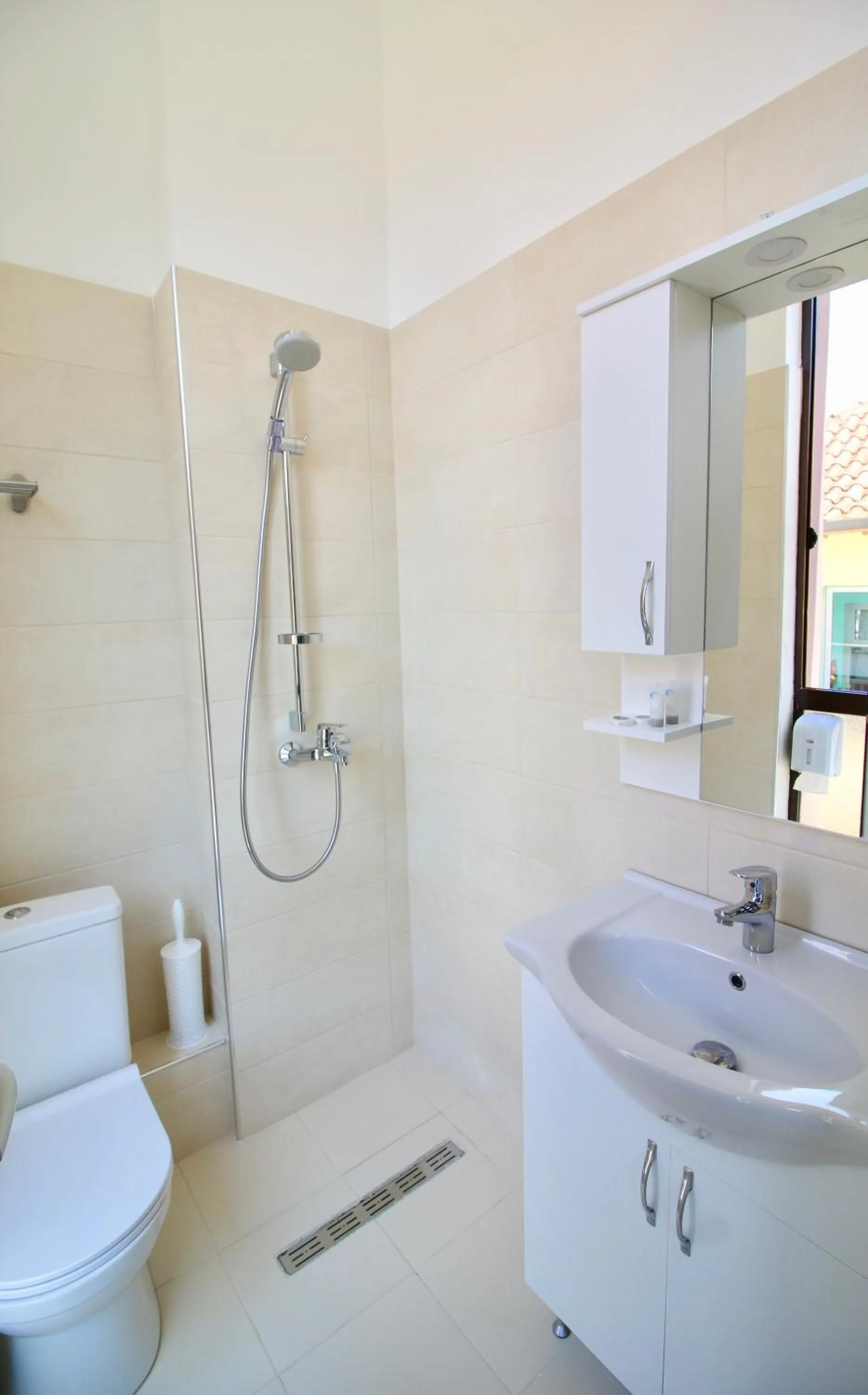 Shower in Hotel Orestiada