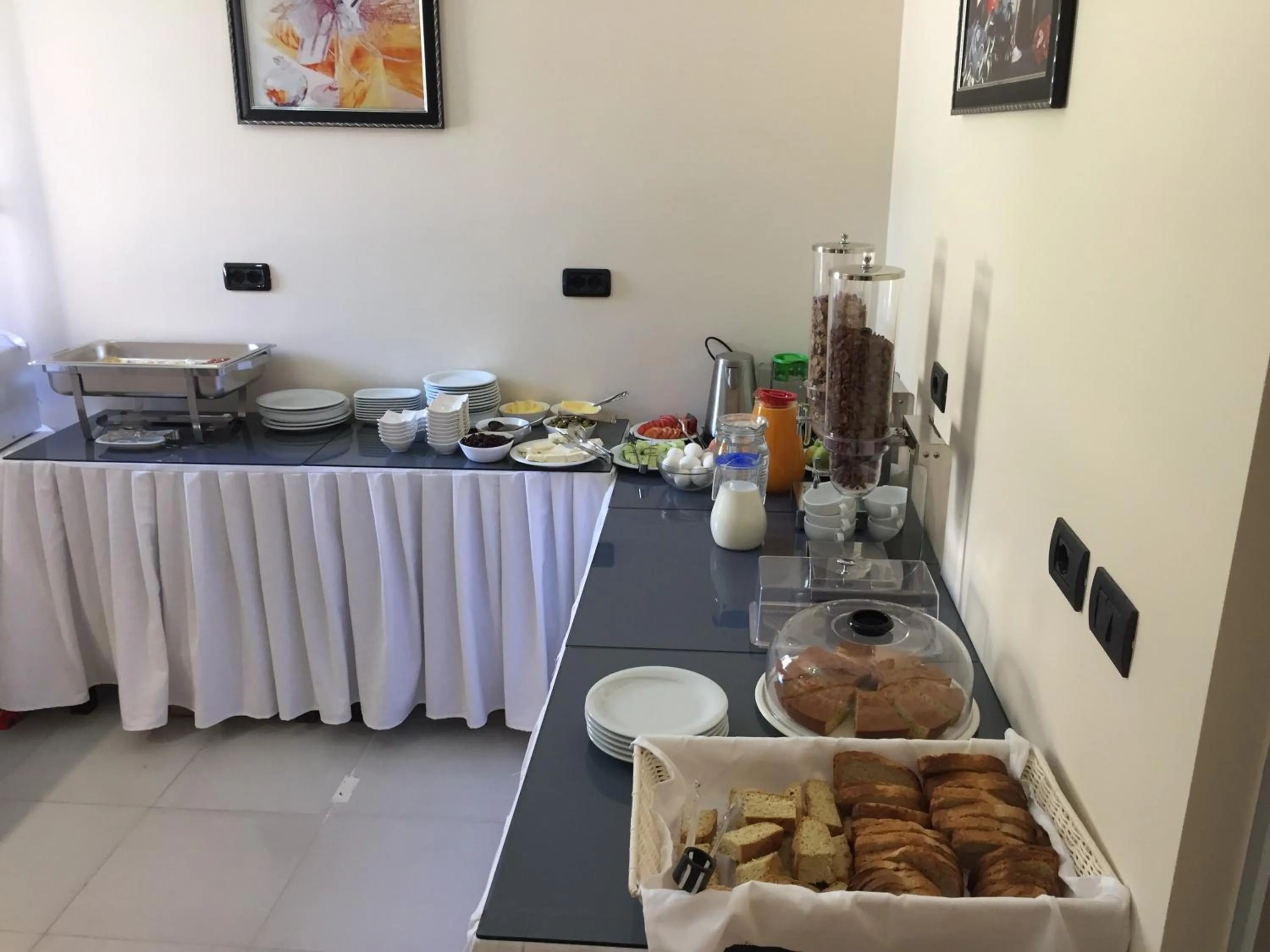 Restaurant/places to eat in Hotel Orestiada