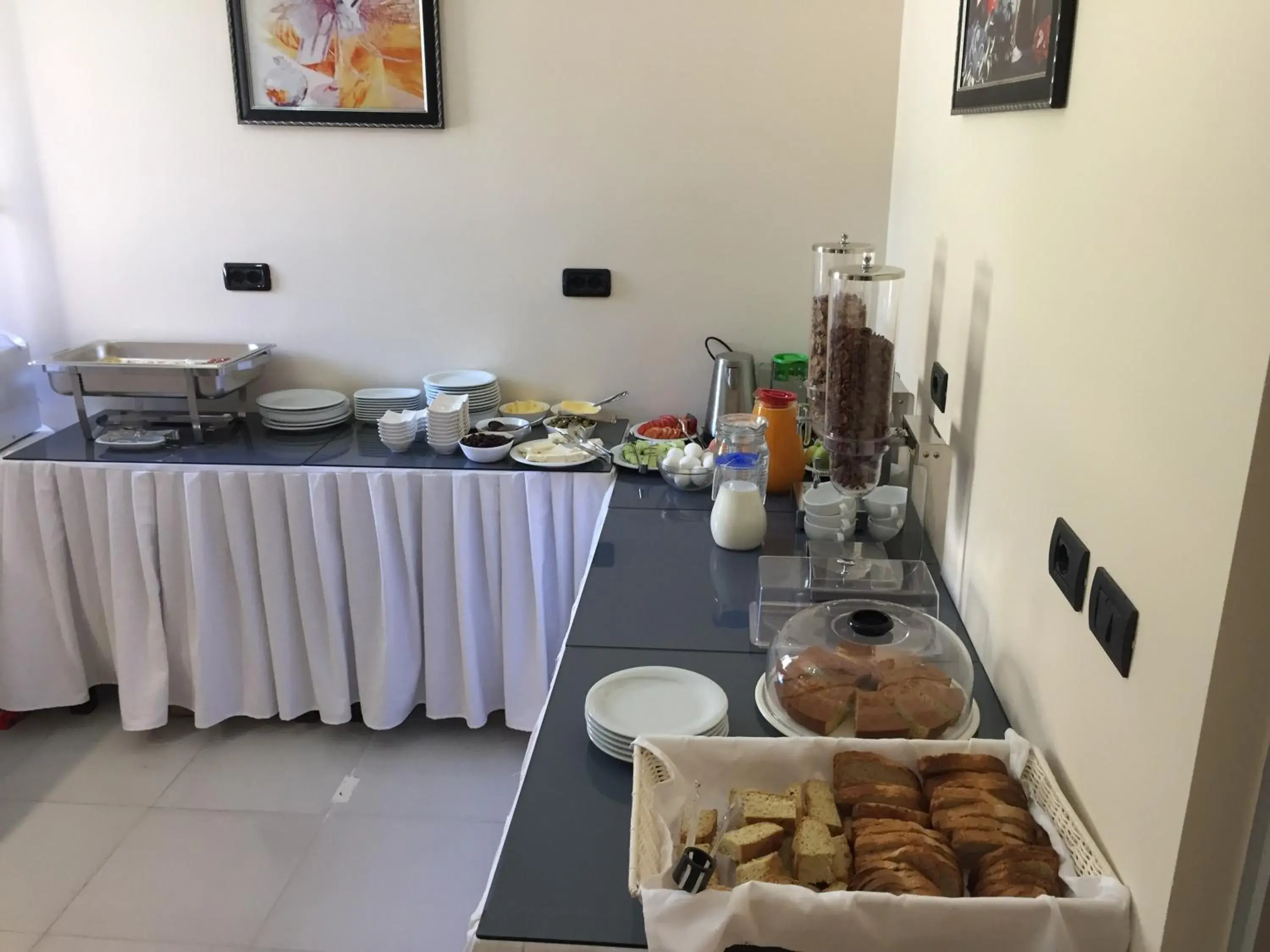 Restaurant/places to eat in Hotel Orestiada Restaurant/places to eat in Hotel Orestiada