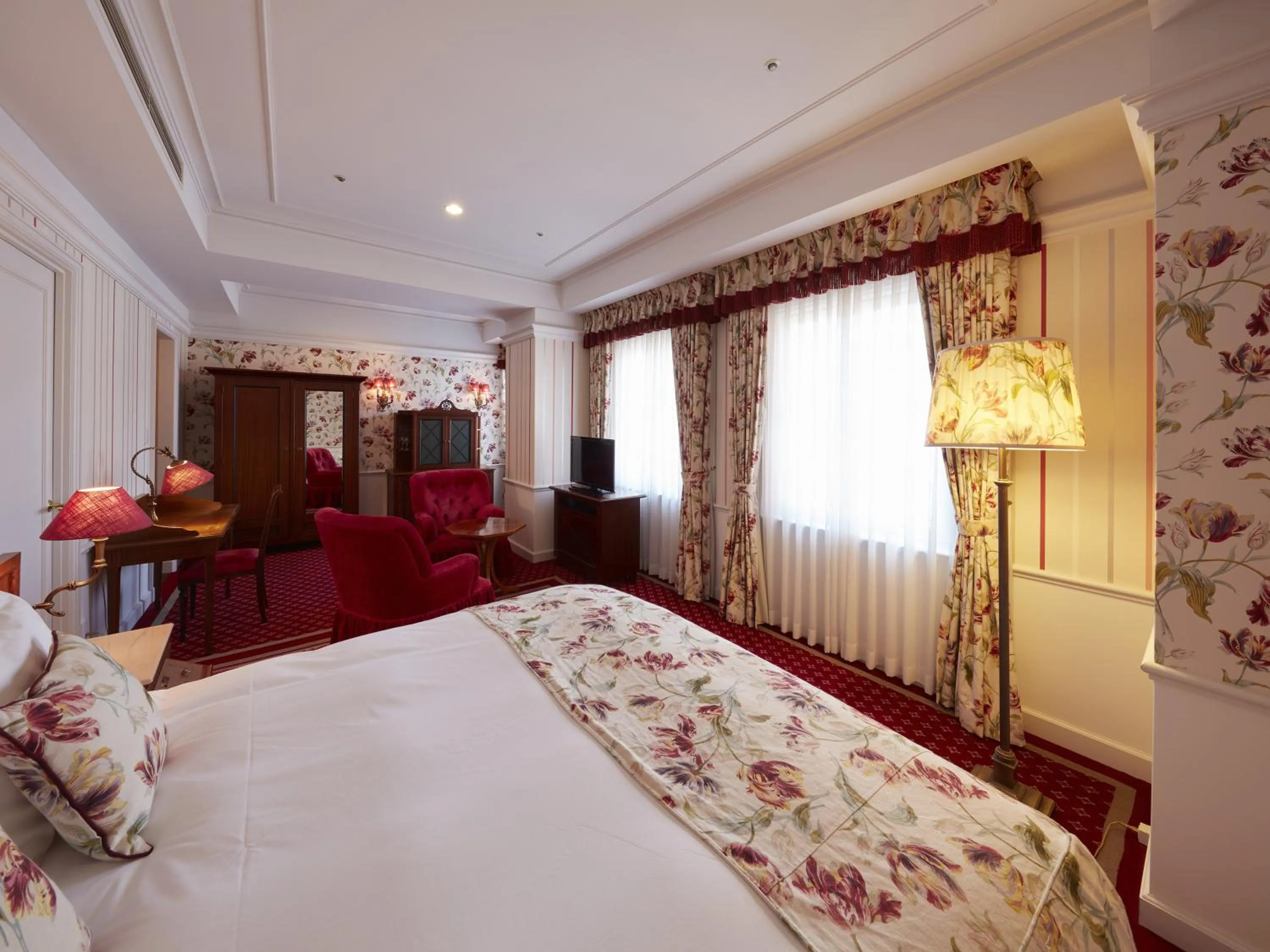 Photo of the whole room, Bed in Hotel Europe Huis Ten Bosch