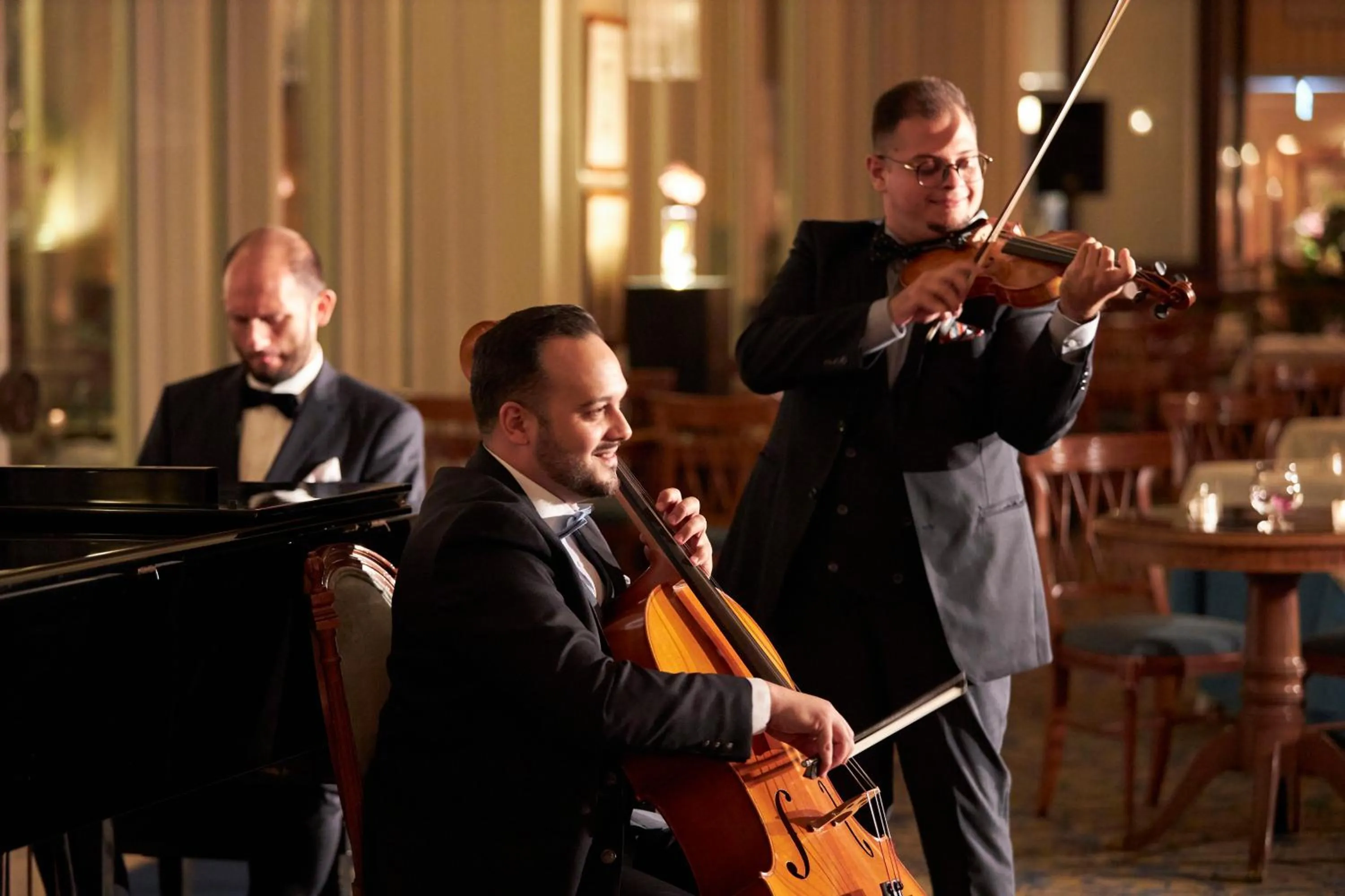 Evening entertainment in Hotel Europe Huis Ten Bosch