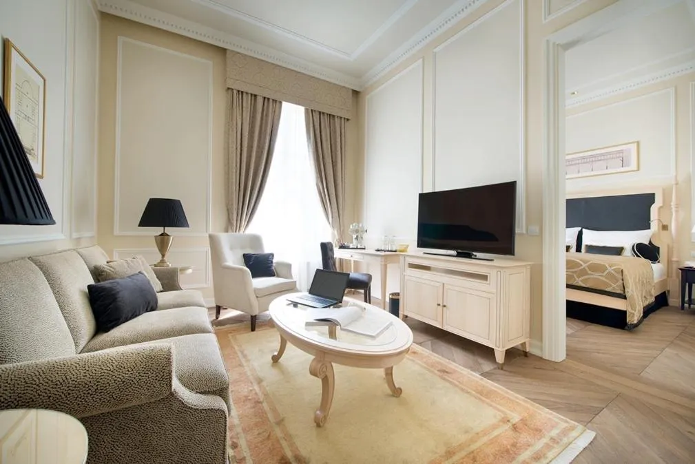 TV and multimedia in LOFT Hotel Bratislava